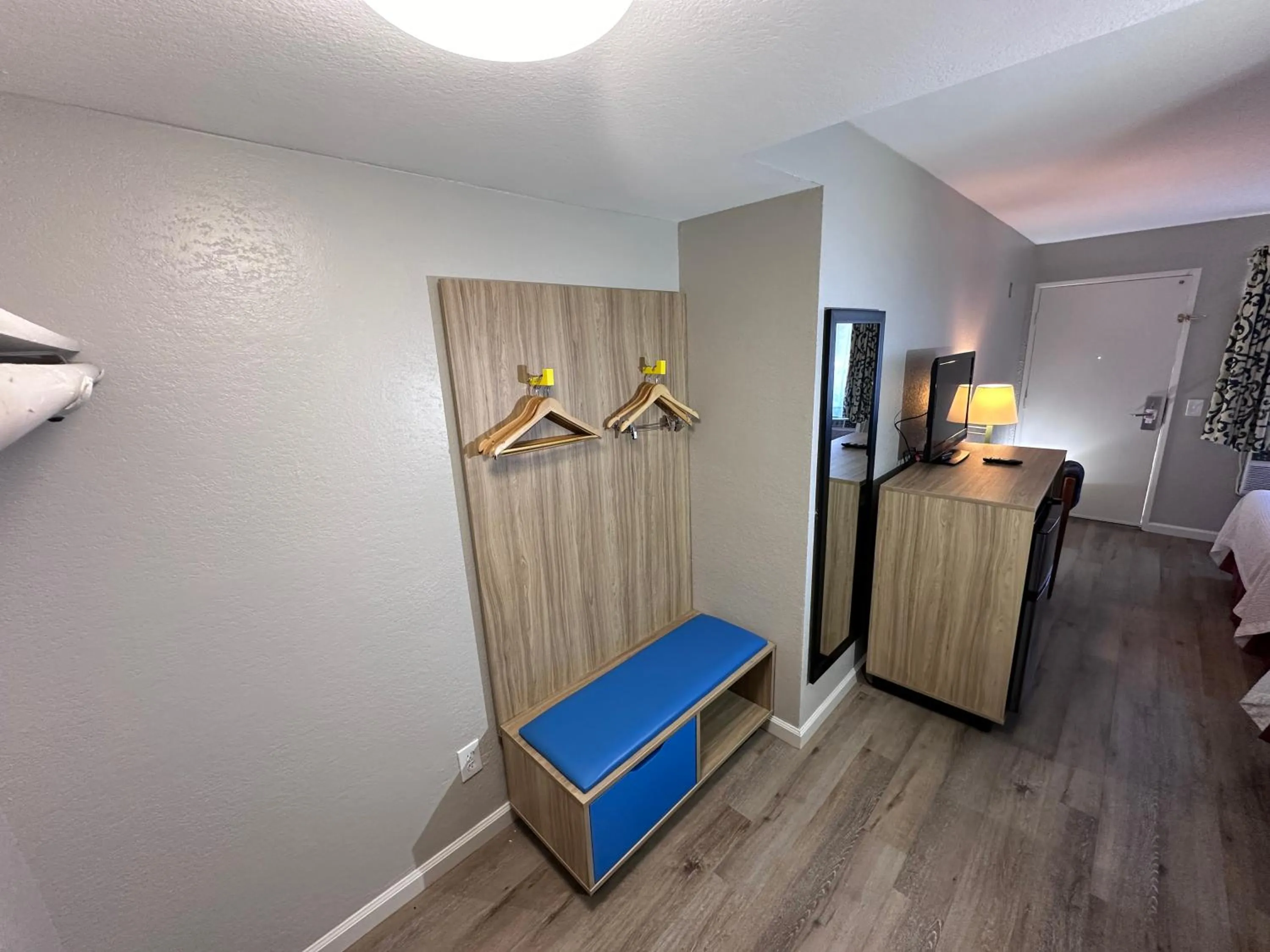 Bedroom, Bed in Days Inn by Wyndham San Marcos
