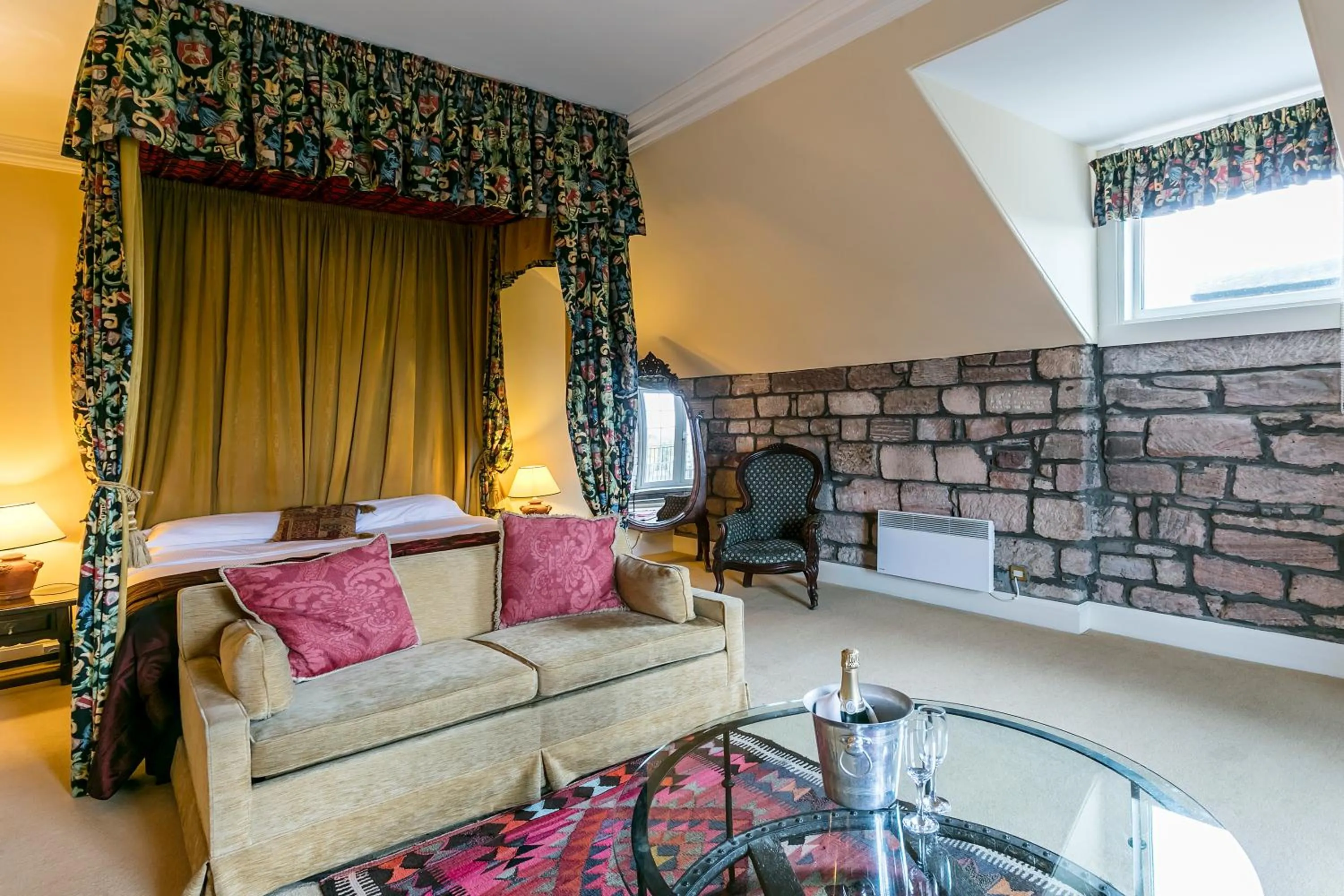 Bedroom in Dalhousie Castle