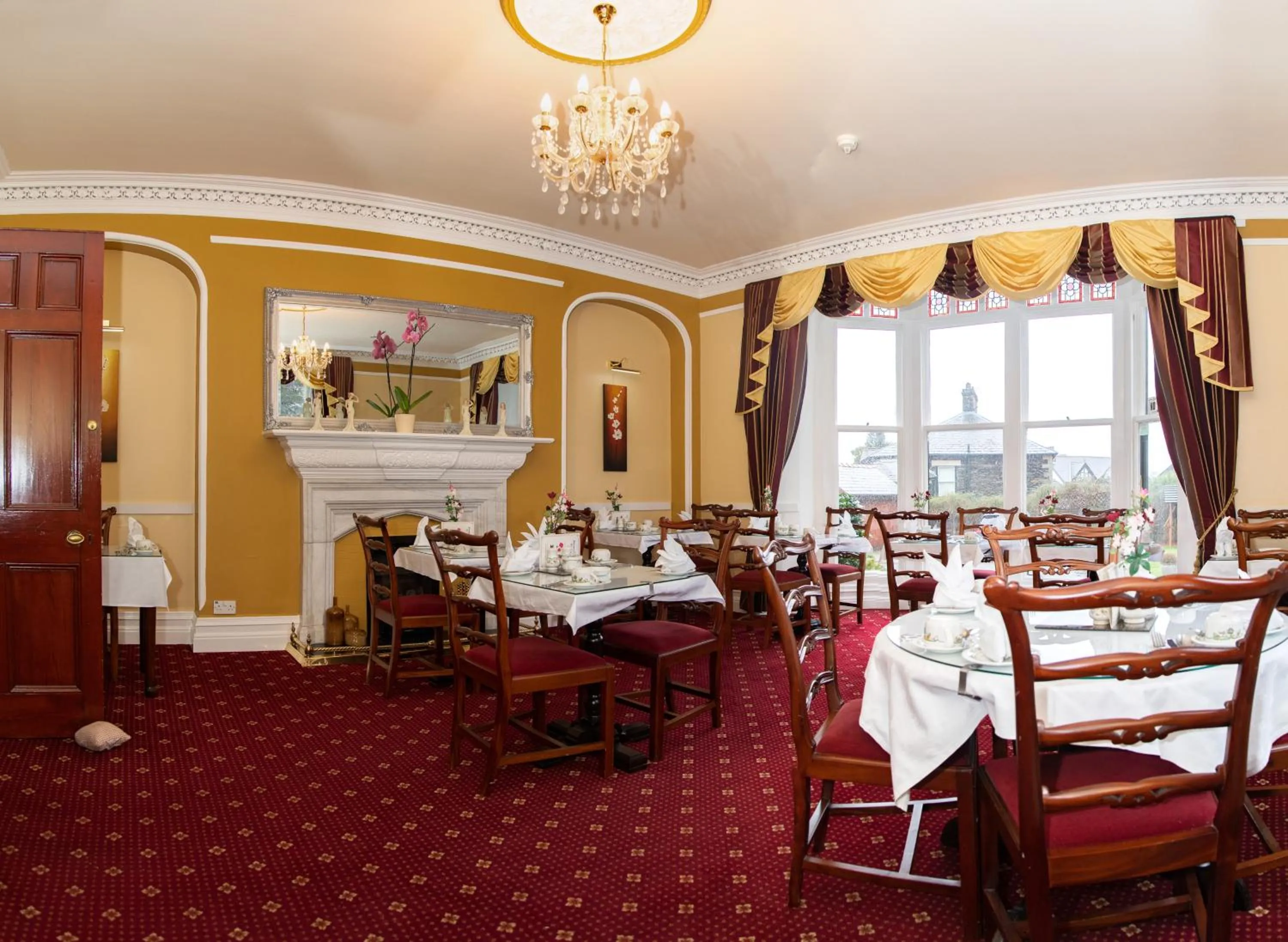 Restaurant/places to eat in Beaumont Guest House Windermere - Adult Only - Free Car Park & Off Site access to the local Health Centre