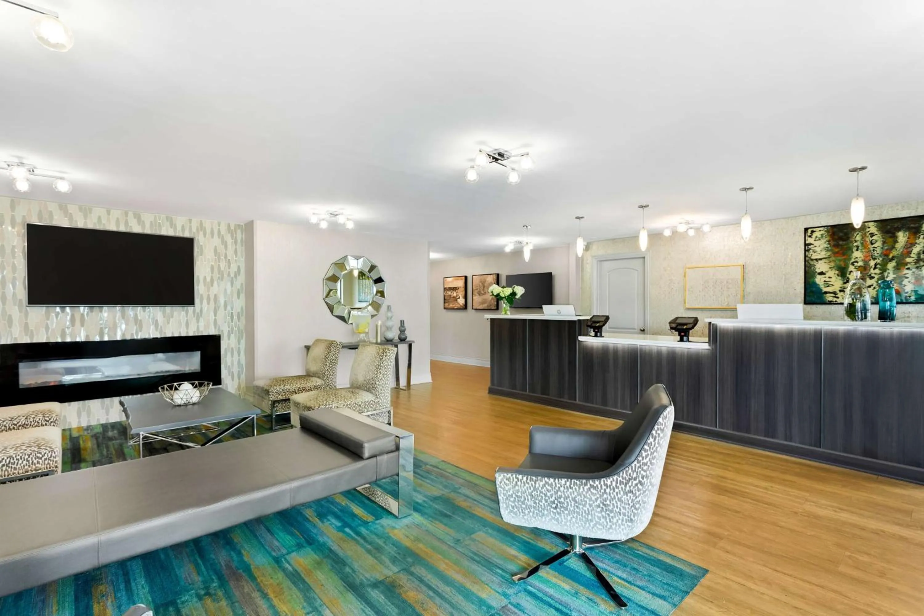 Lobby or reception in Best Western Naperville Inn