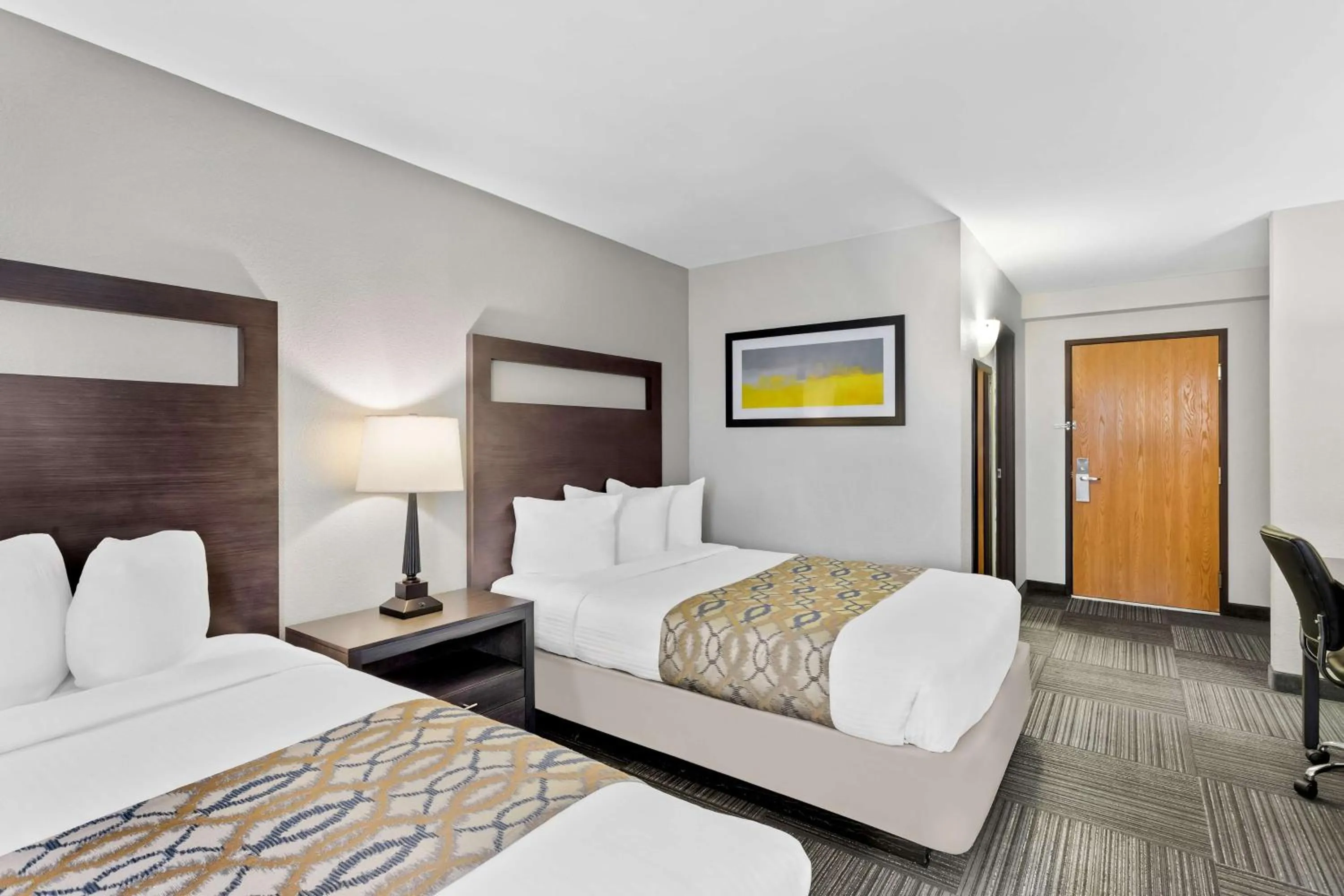 Bedroom, Bed in Best Western Naperville Inn