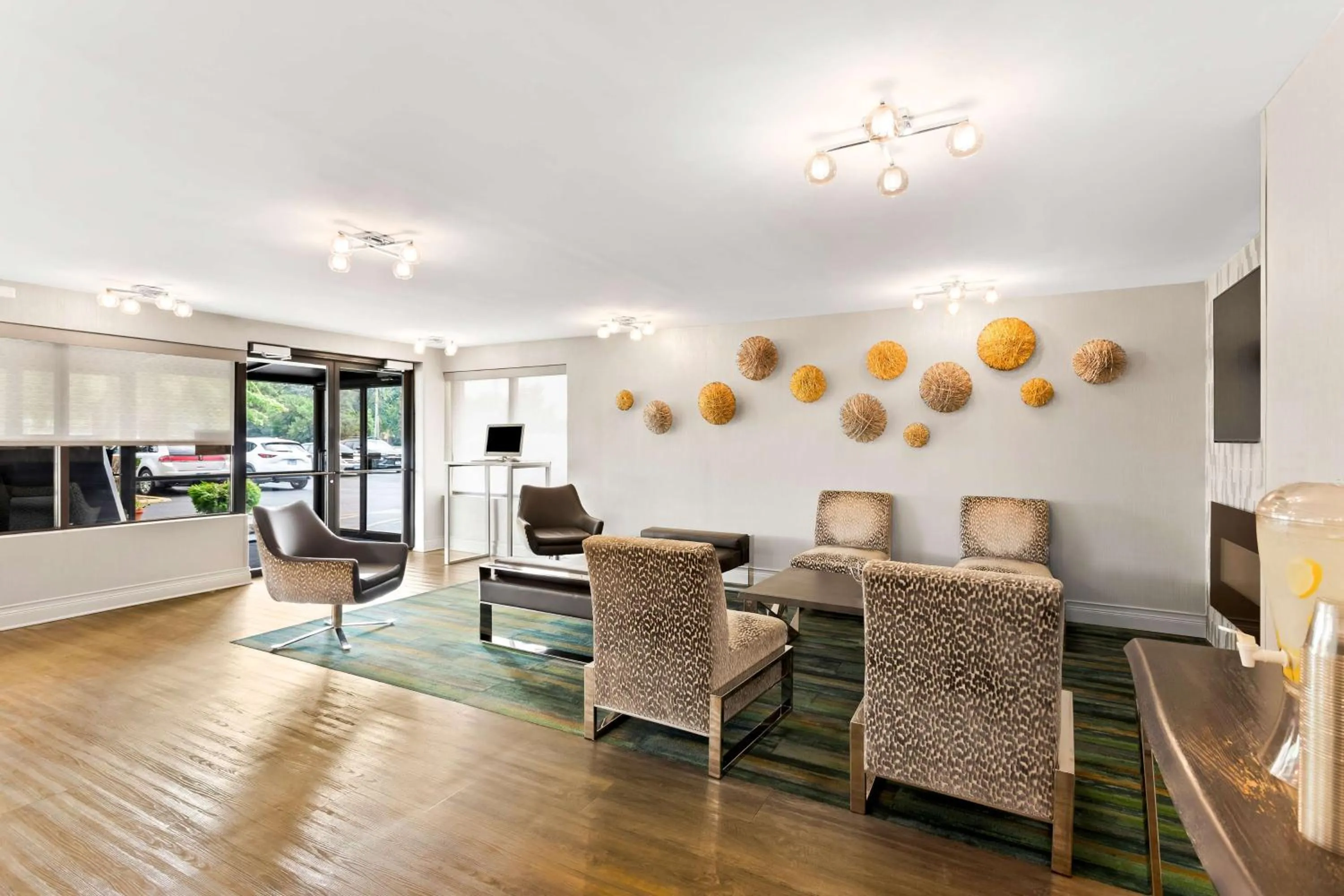 Lobby or reception in Best Western Naperville Inn