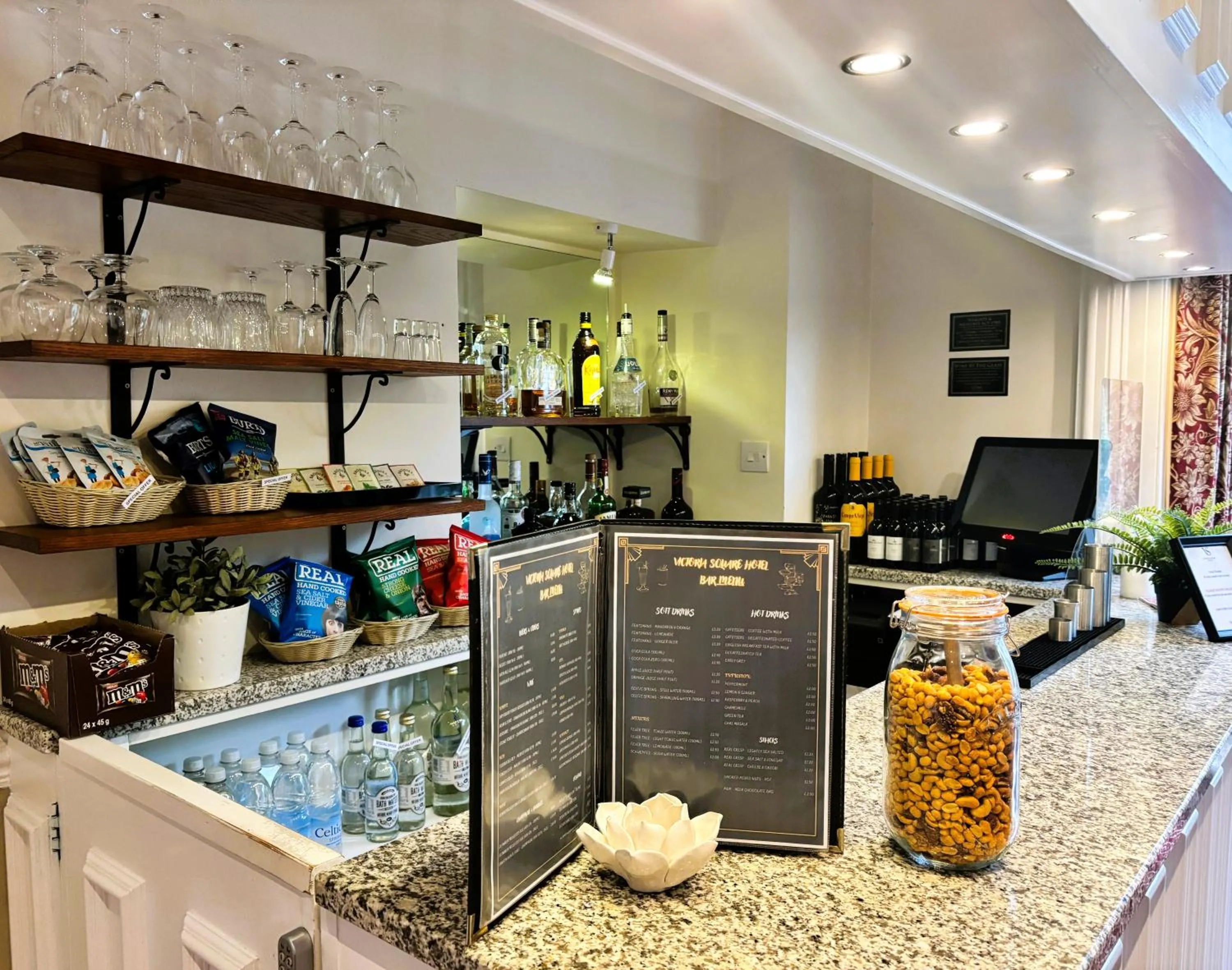 Restaurant/places to eat in Victoria Square Hotel Clifton Village