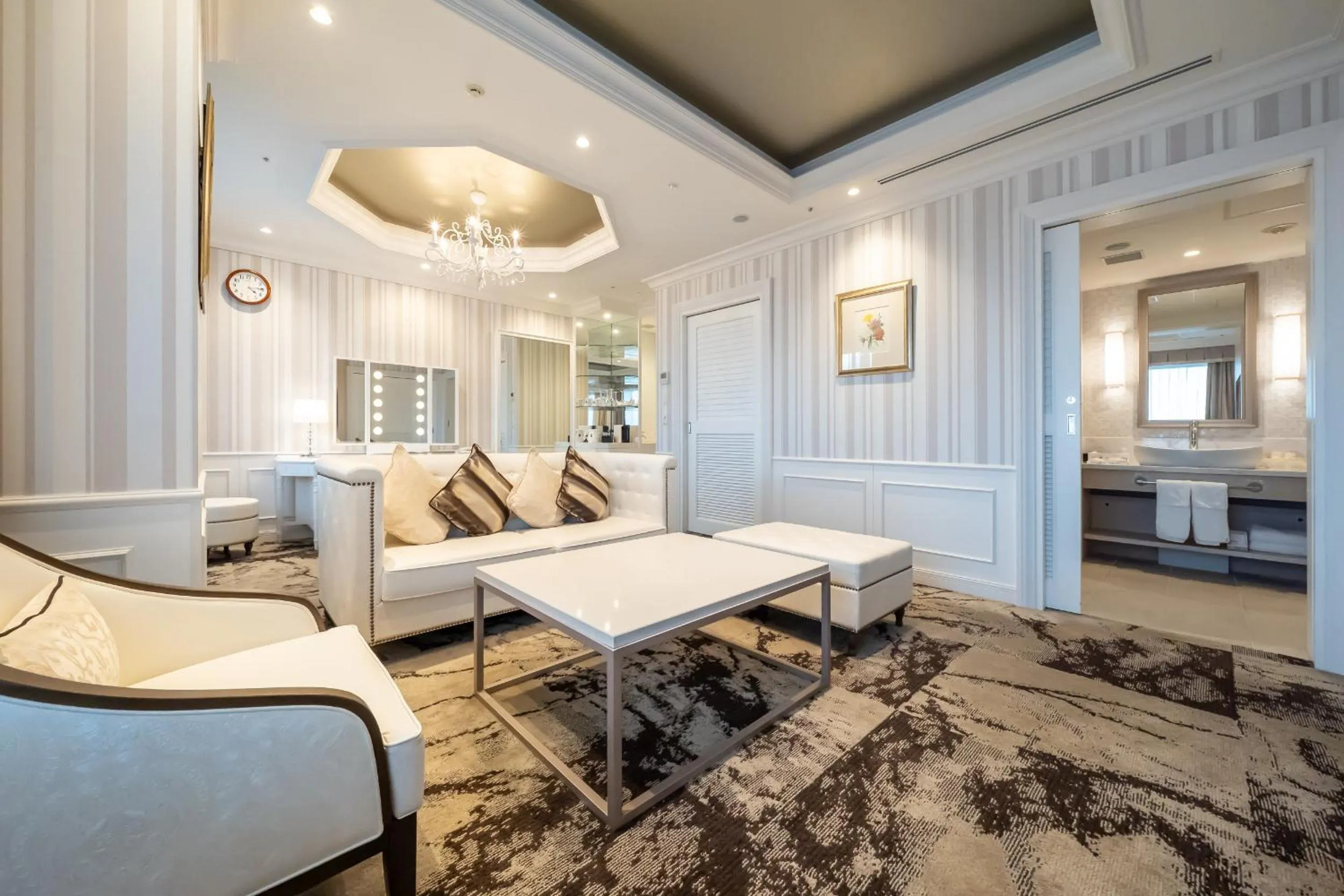 Photo of the whole room in Hotel Monterey Himeji