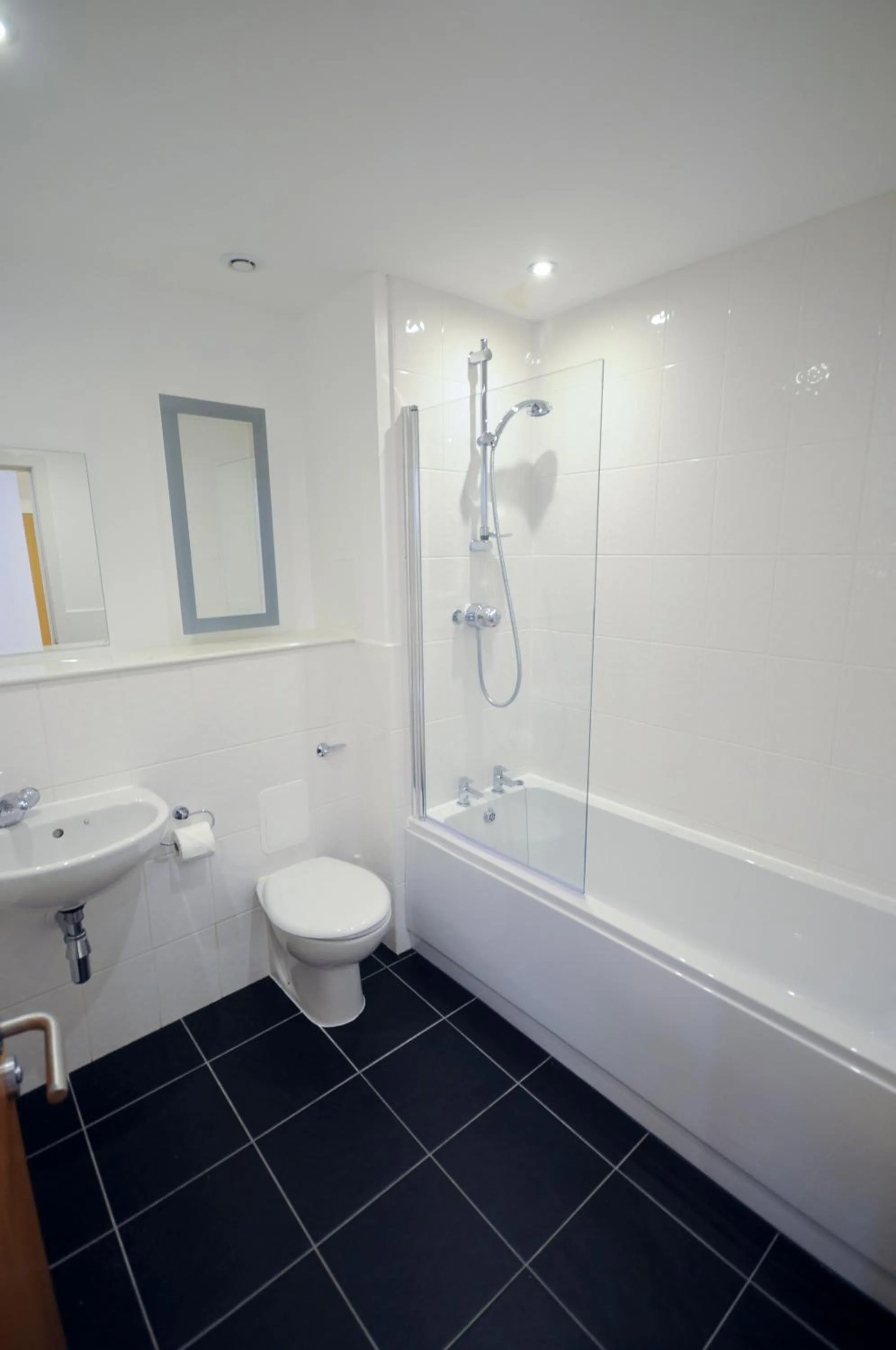 Bathroom in Ocean Serviced Apartments