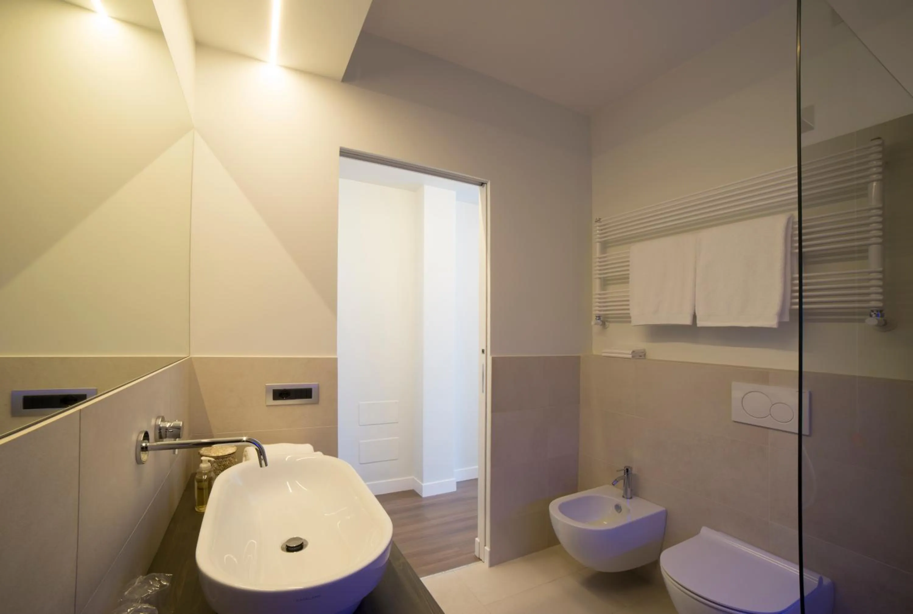 Shower in Cascina36 B&B