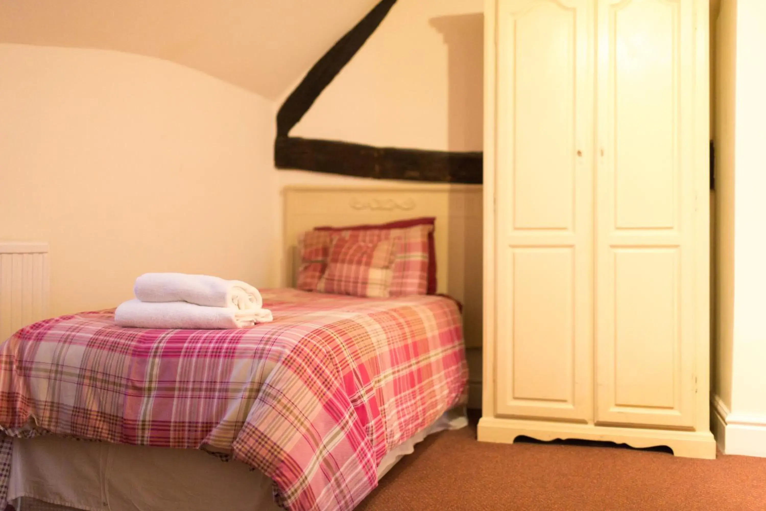 Single Room in The Bell Hotel Single Room in The Bell Hotel