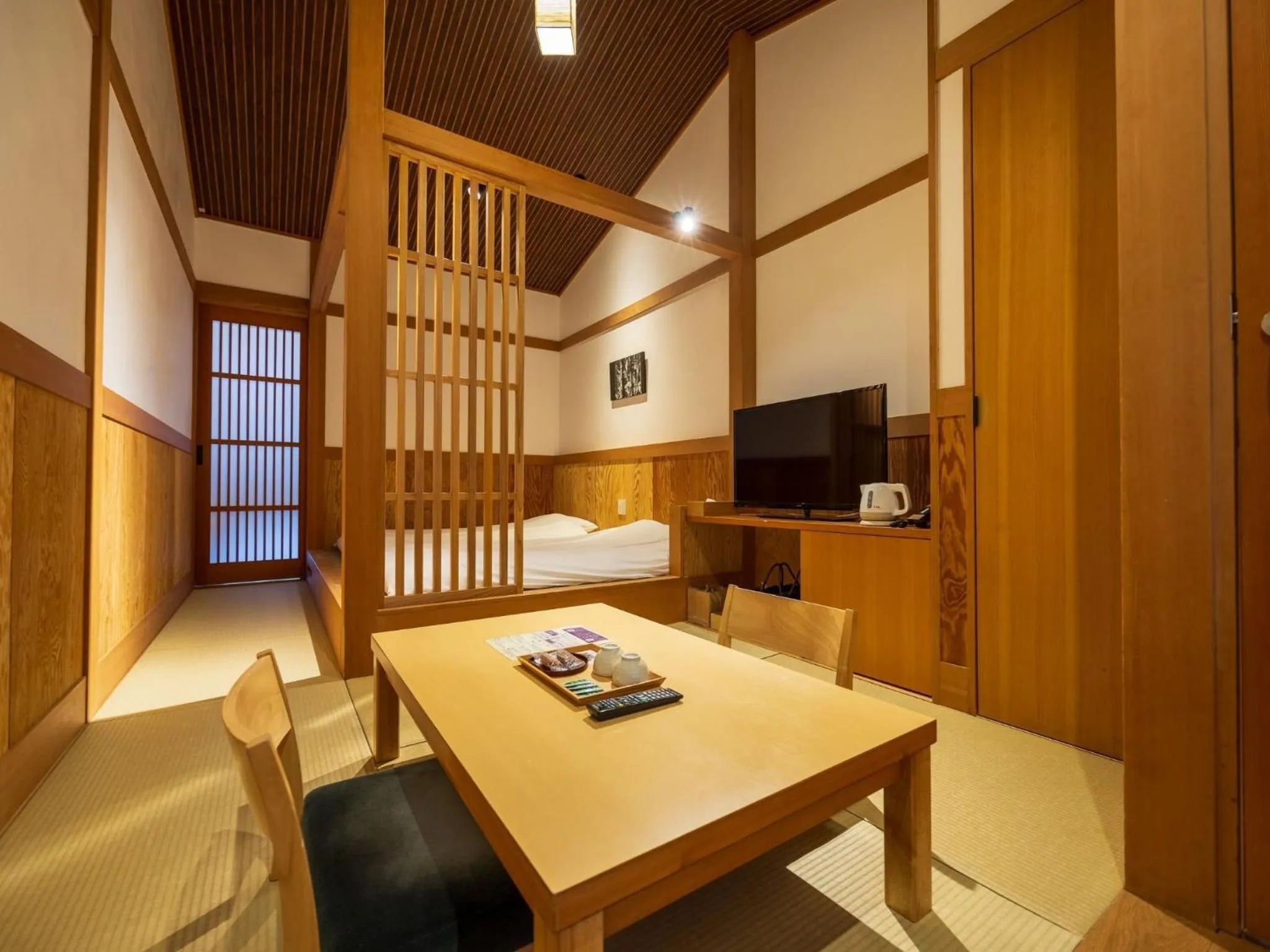 Photo of the whole room in Susukinohara Ichinoyu