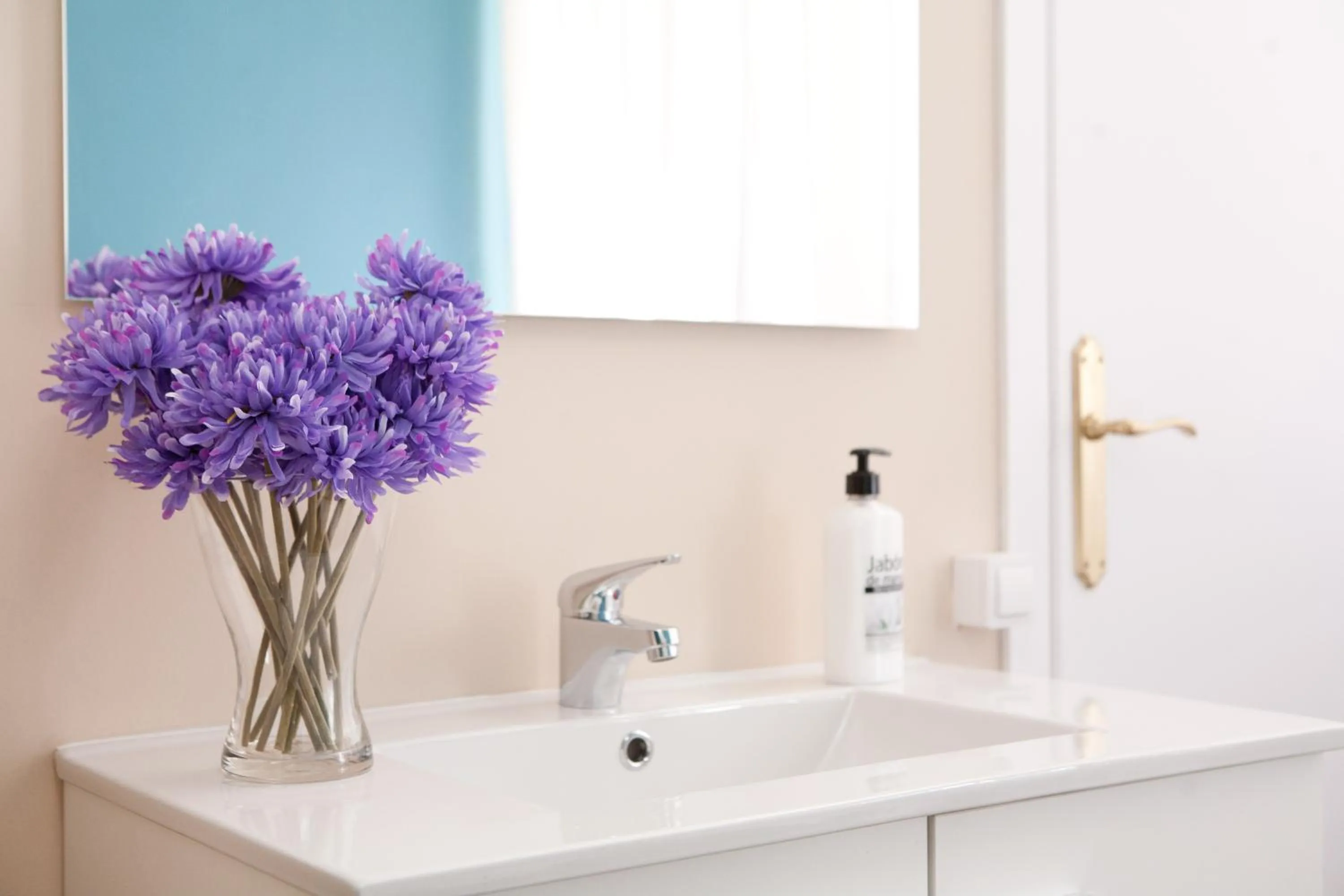 Bathroom in CasaNova Guest House