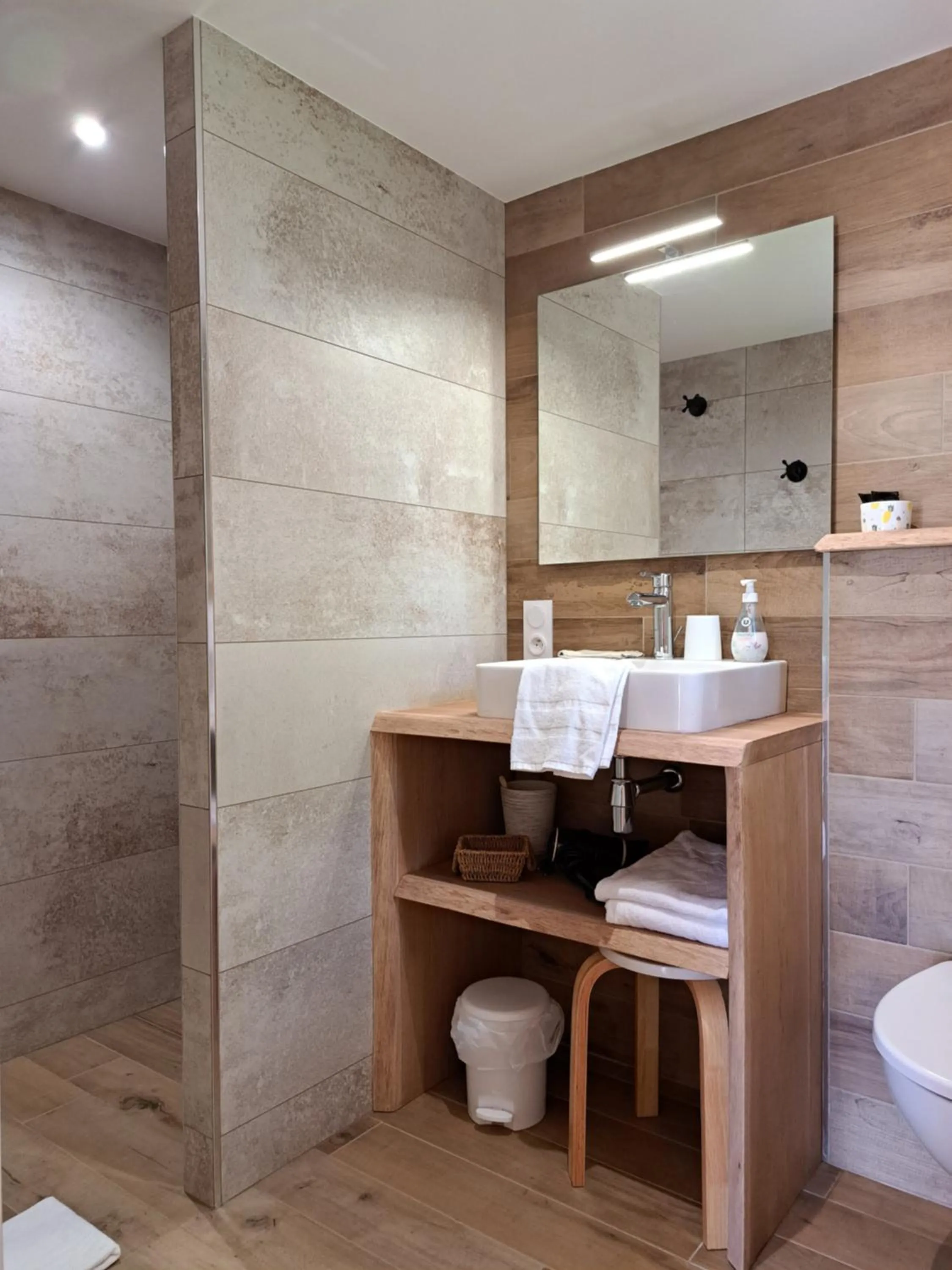 Bathroom in Terre et Eau Les chambres d'hotes B&B Sèvremont