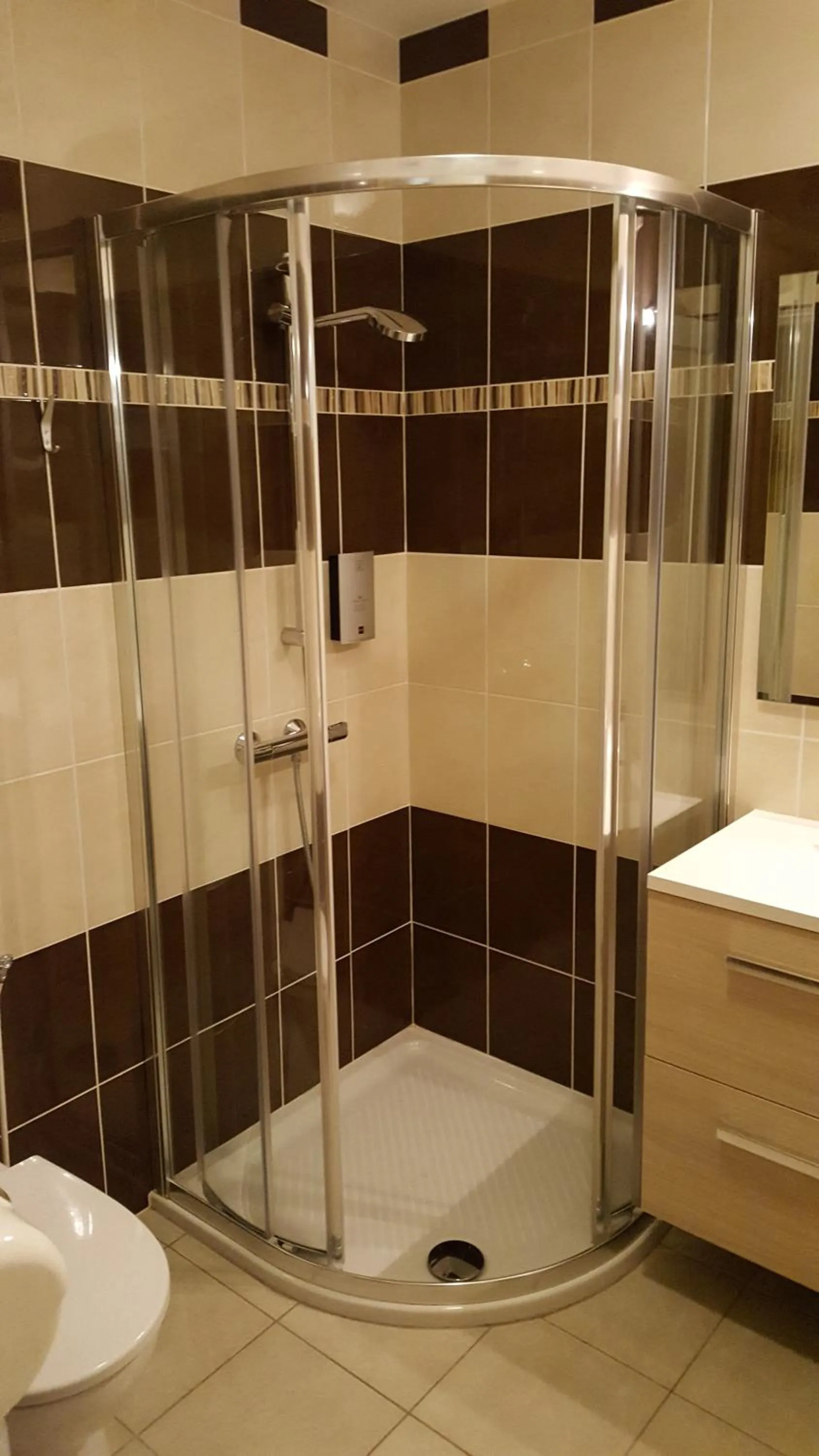 Bathroom in Logis Hôtel Restaurant L'Unique