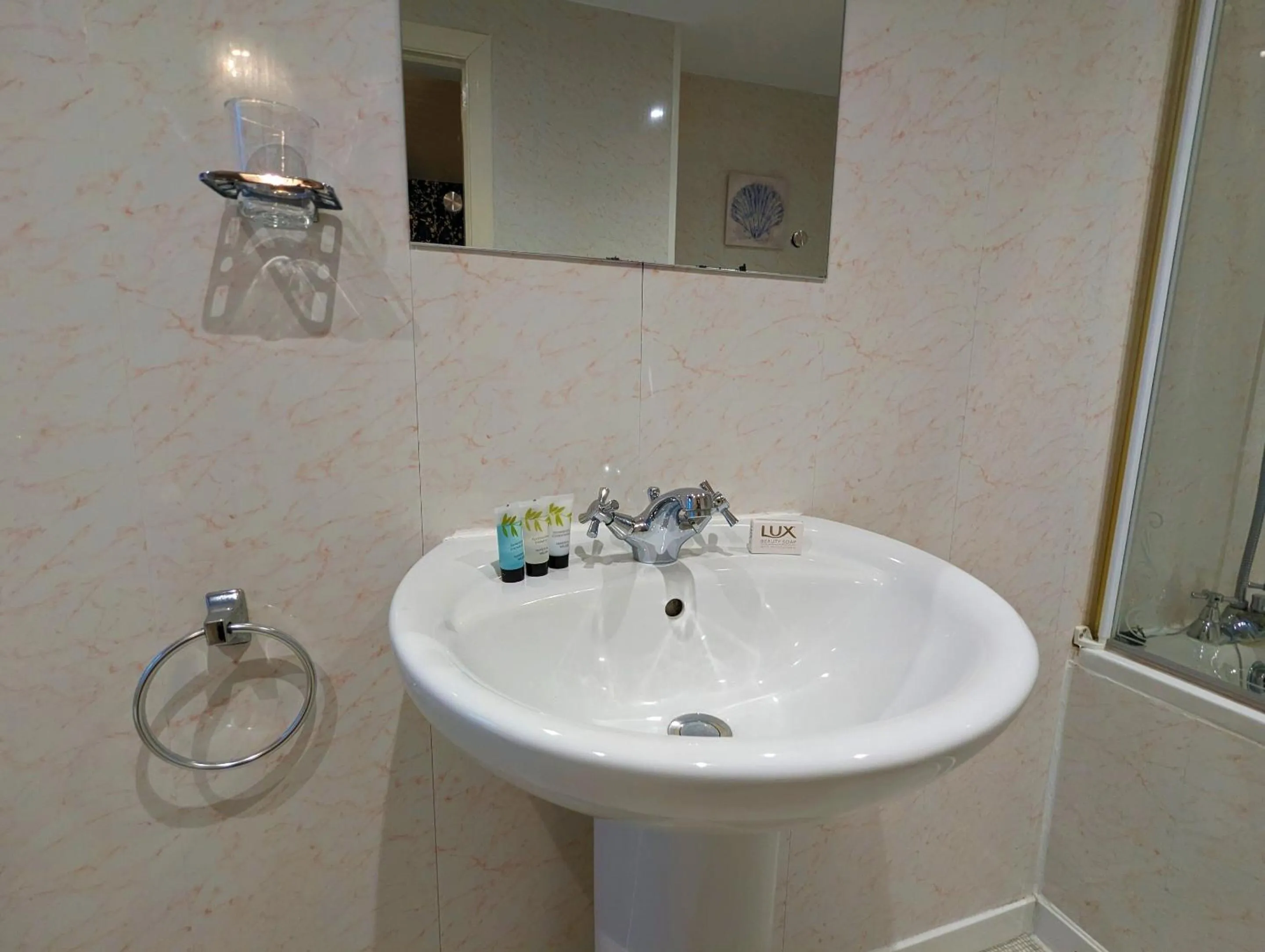 Bedroom in The Senarth Guesthouse - Seaside Guesthouse with Breakfast & Free Parking