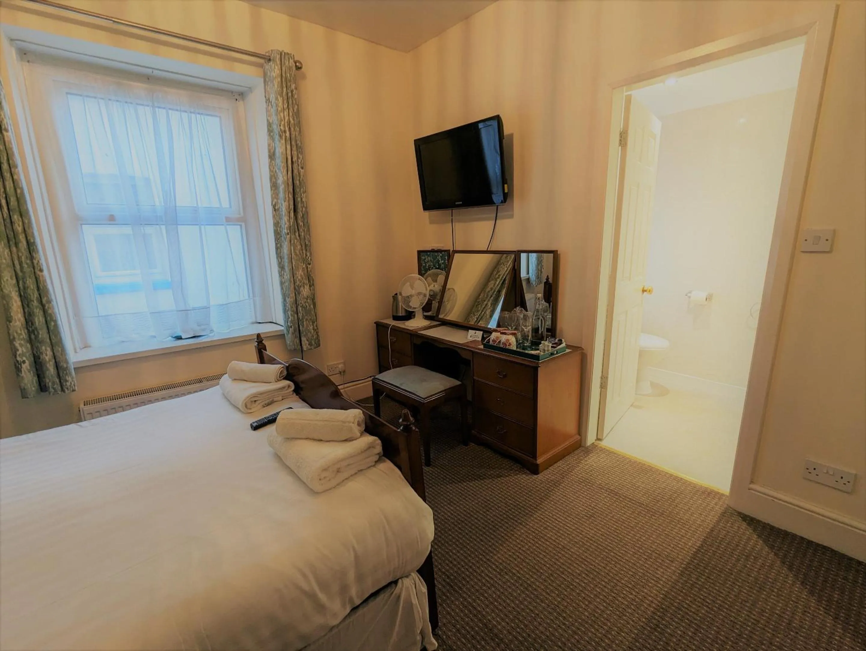 Bedroom, Bed in The Senarth Guesthouse - Seaside Guesthouse with Breakfast & Free Parking