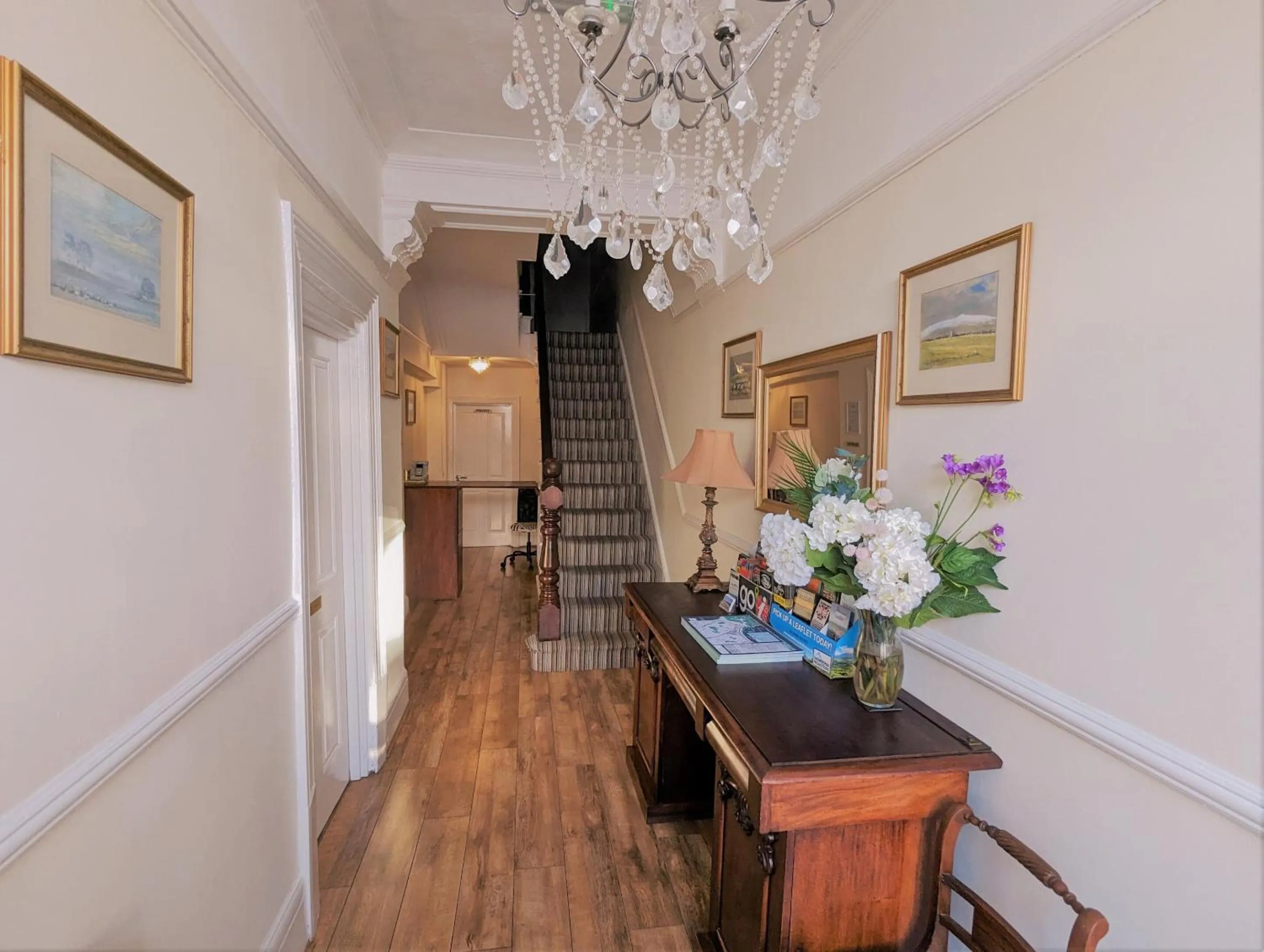 Lobby or reception in The Senarth