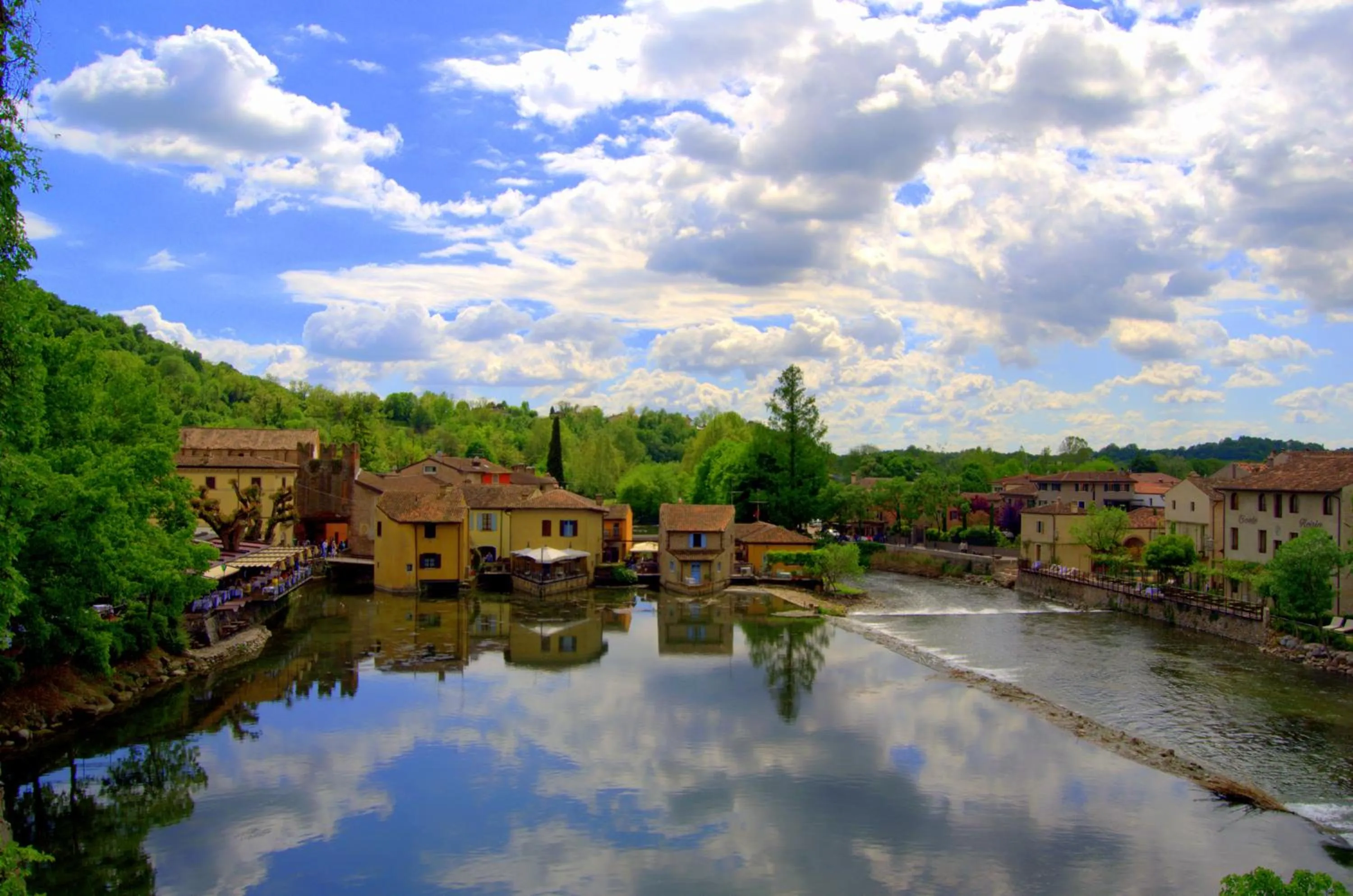 Hiking in B&B Il Grande Salice Bike Friends