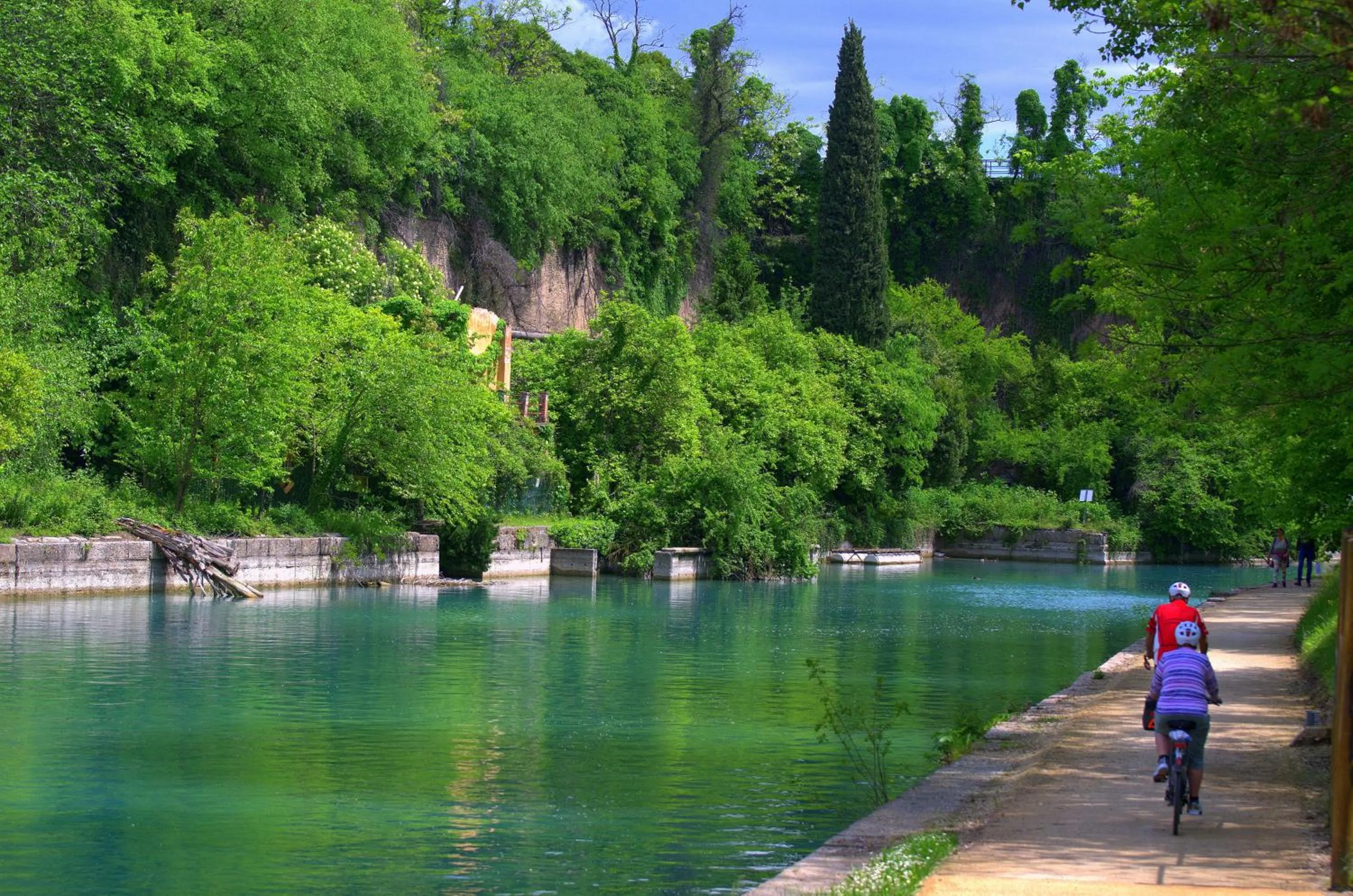 Cycling in B&B Il Grande Salice Bike Friends