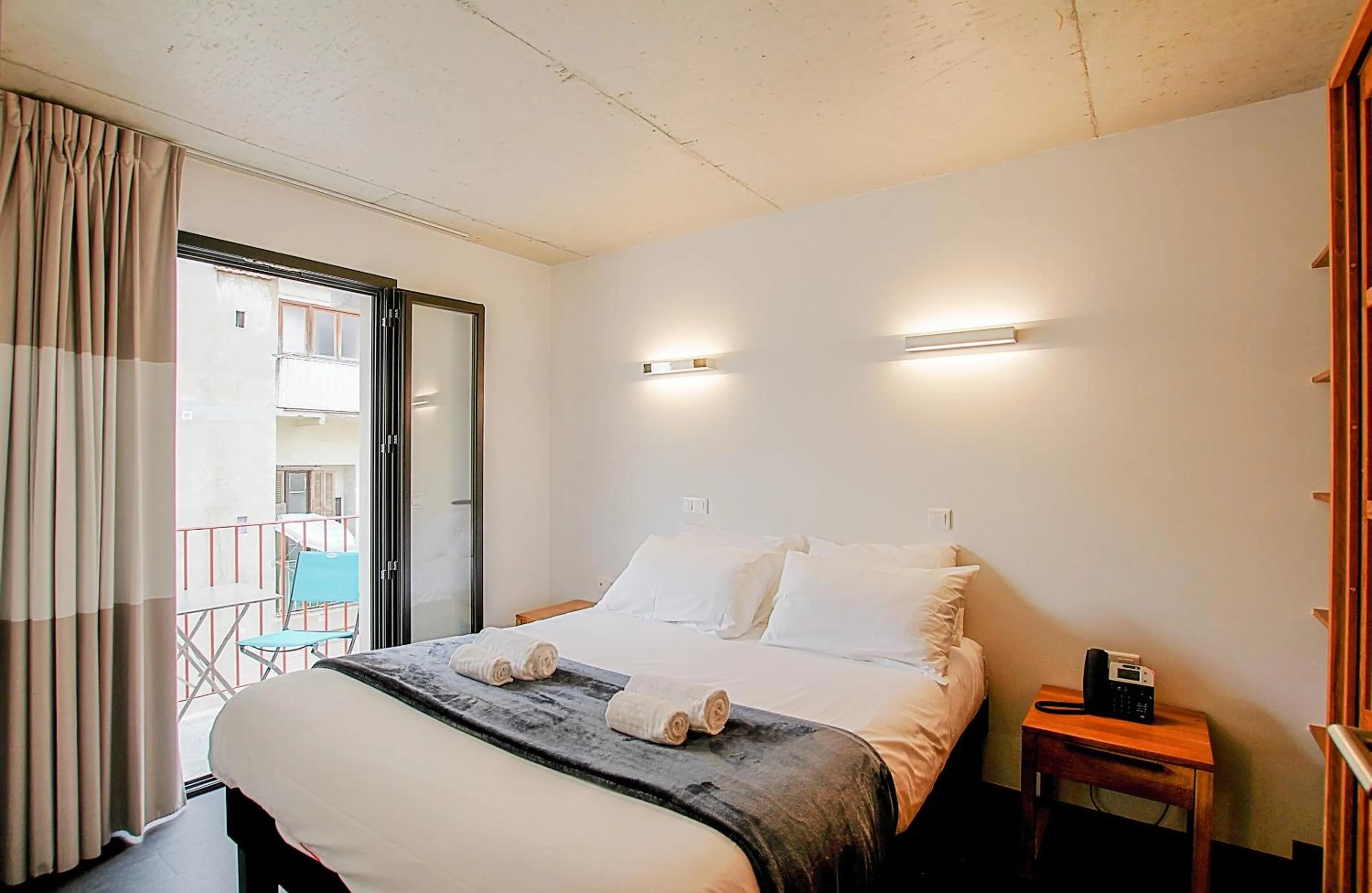 Bed in Residence Kalliste