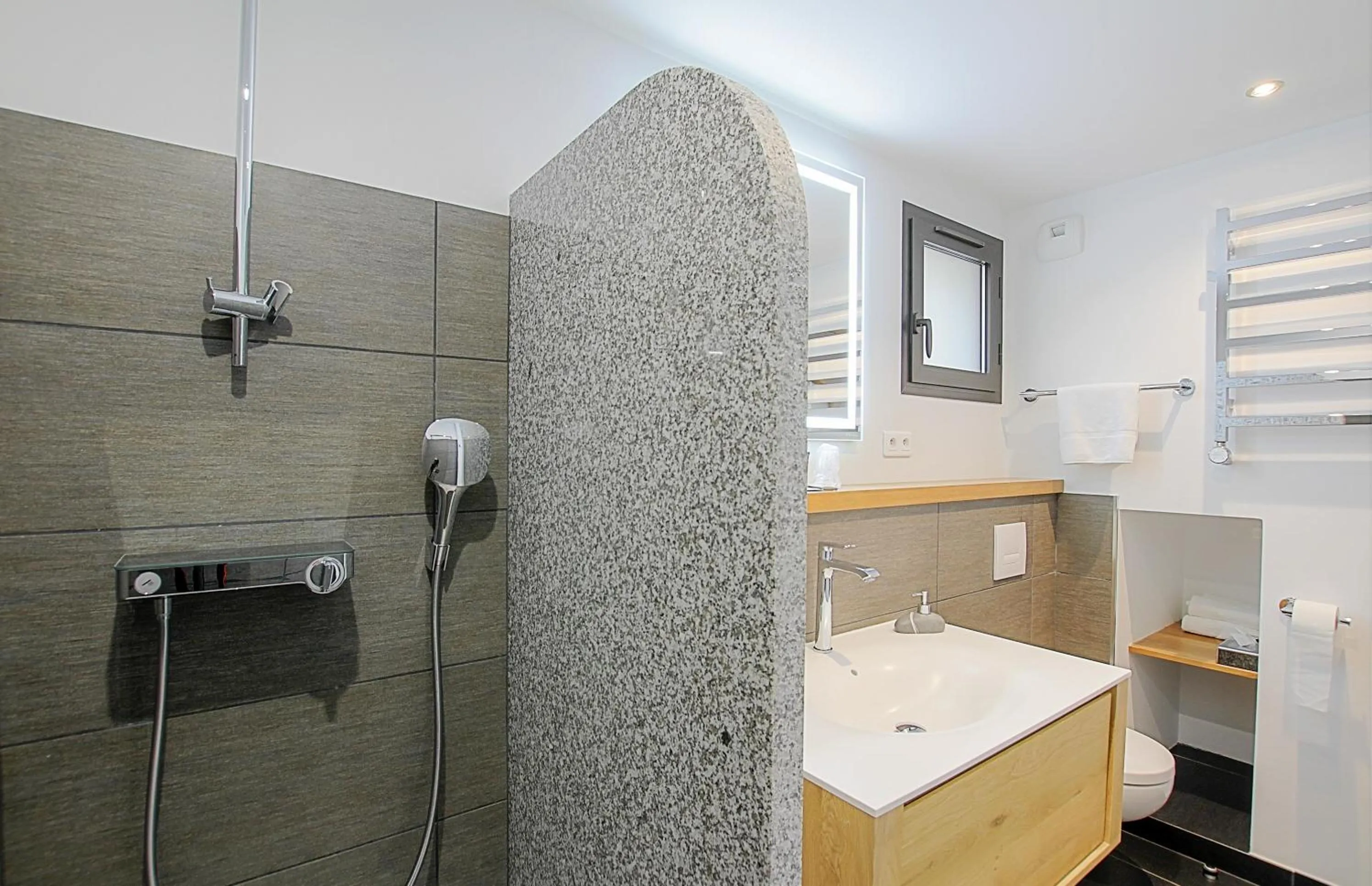 Bathroom in Residence Kalliste