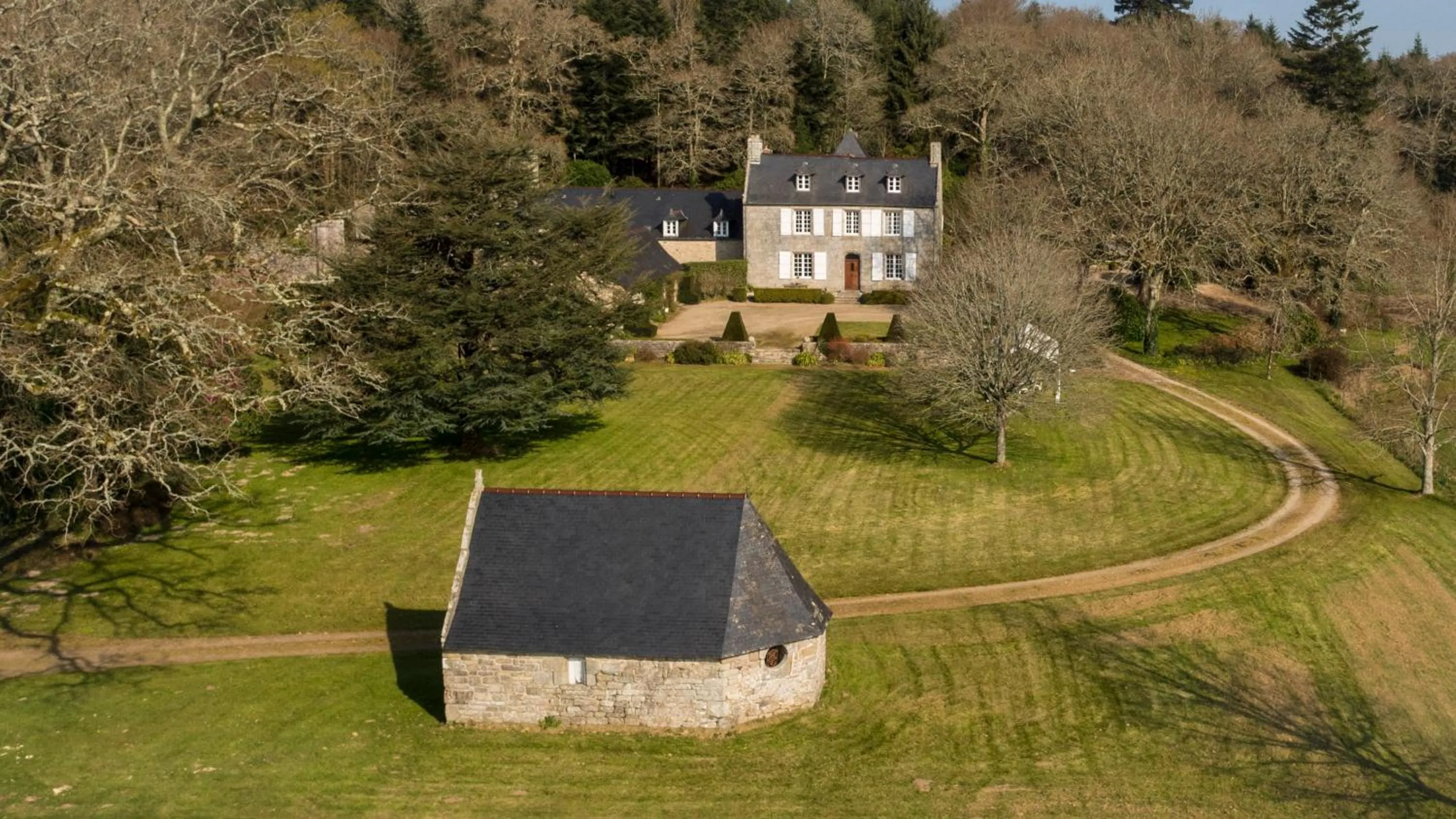 Garden view in Manoir Tregont Mab