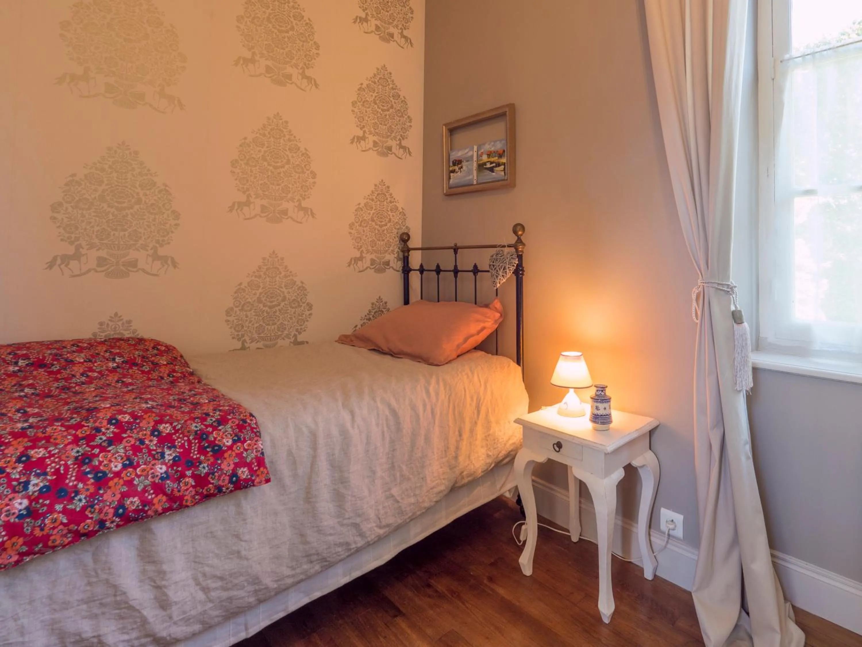 Bed in Manoir Tregont Mab