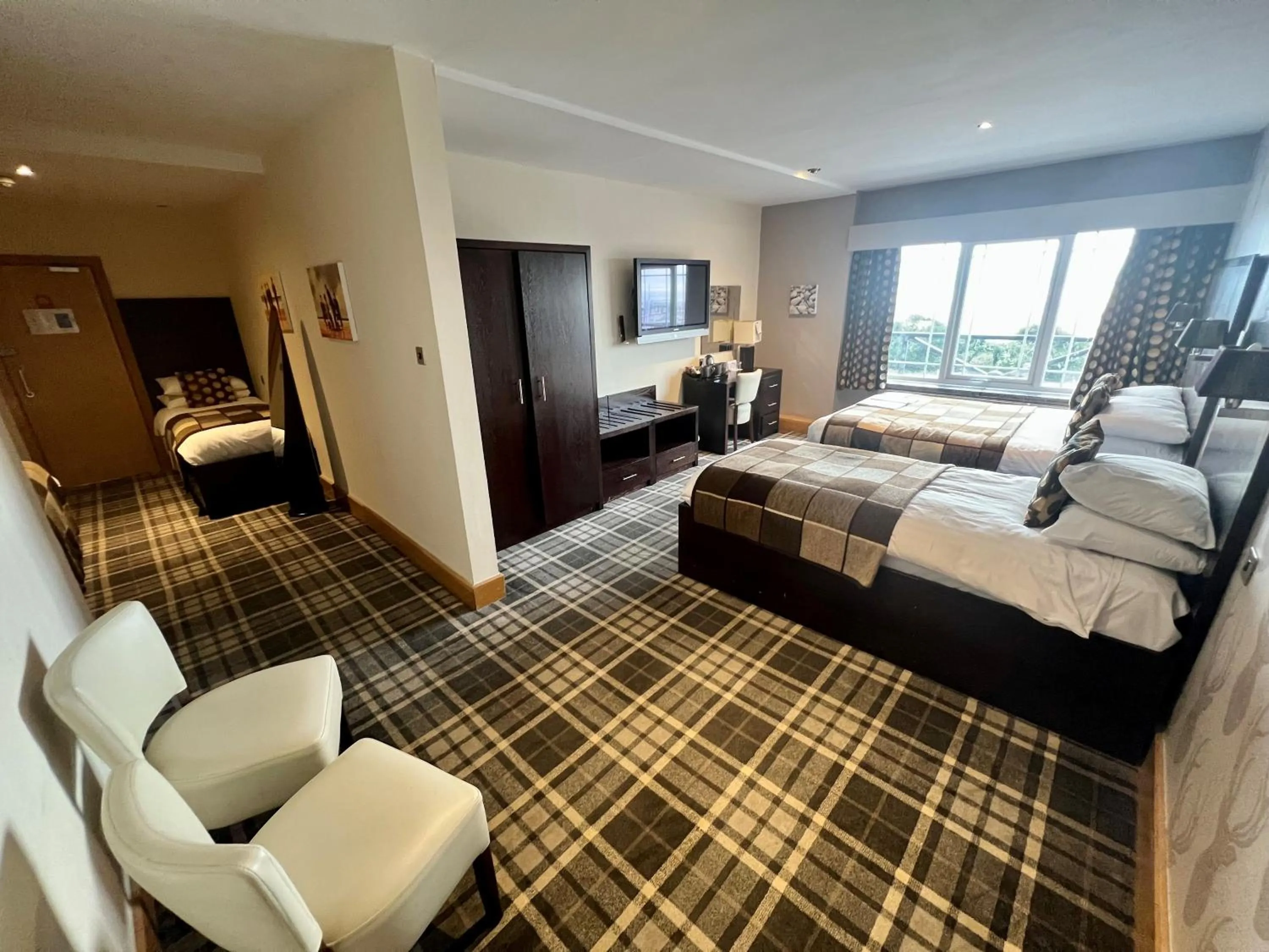 Bed in Inn On The Prom At The Fernlea Hotel