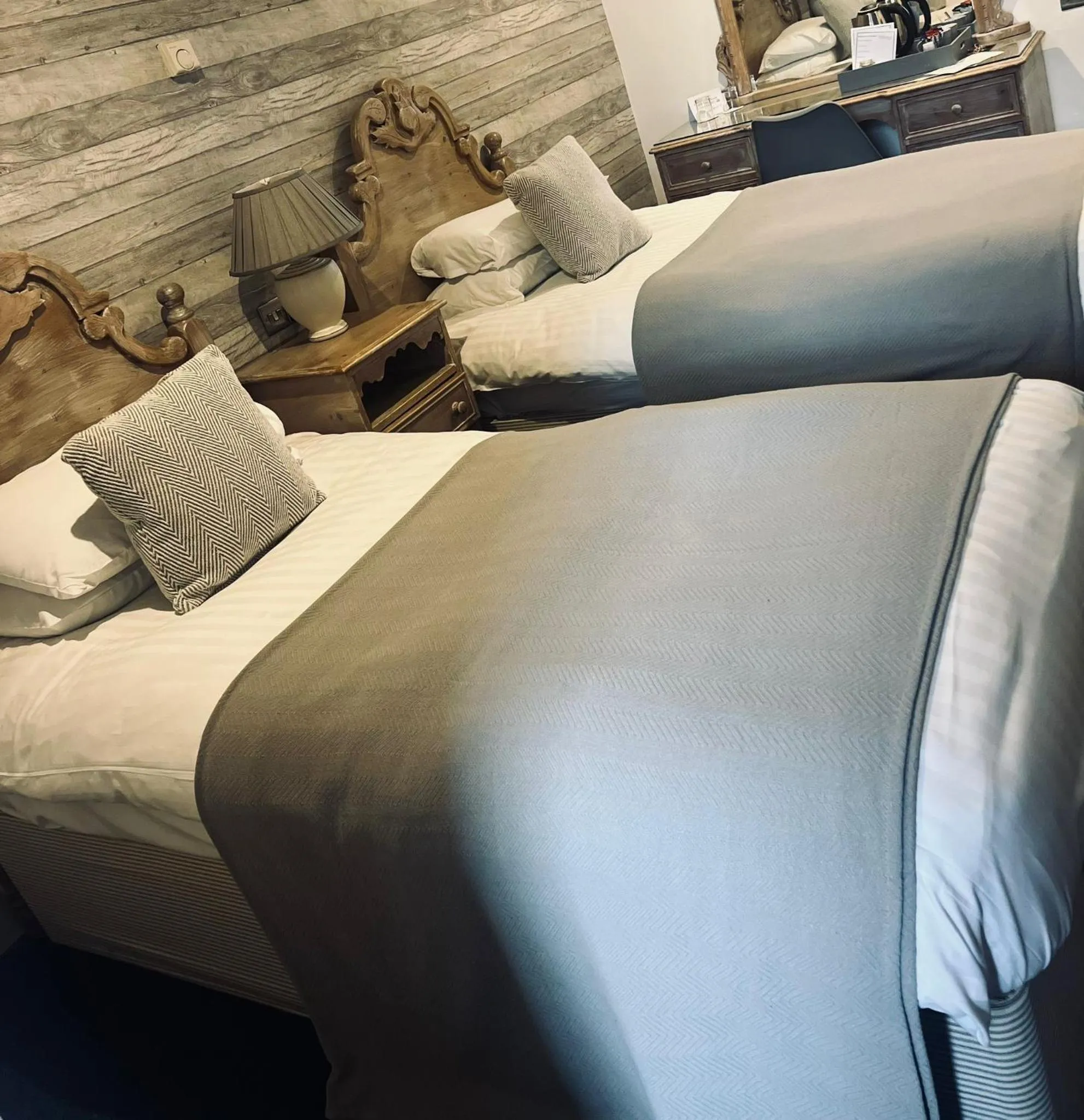 Bed in Inn On The Prom At The Fernlea Hotel