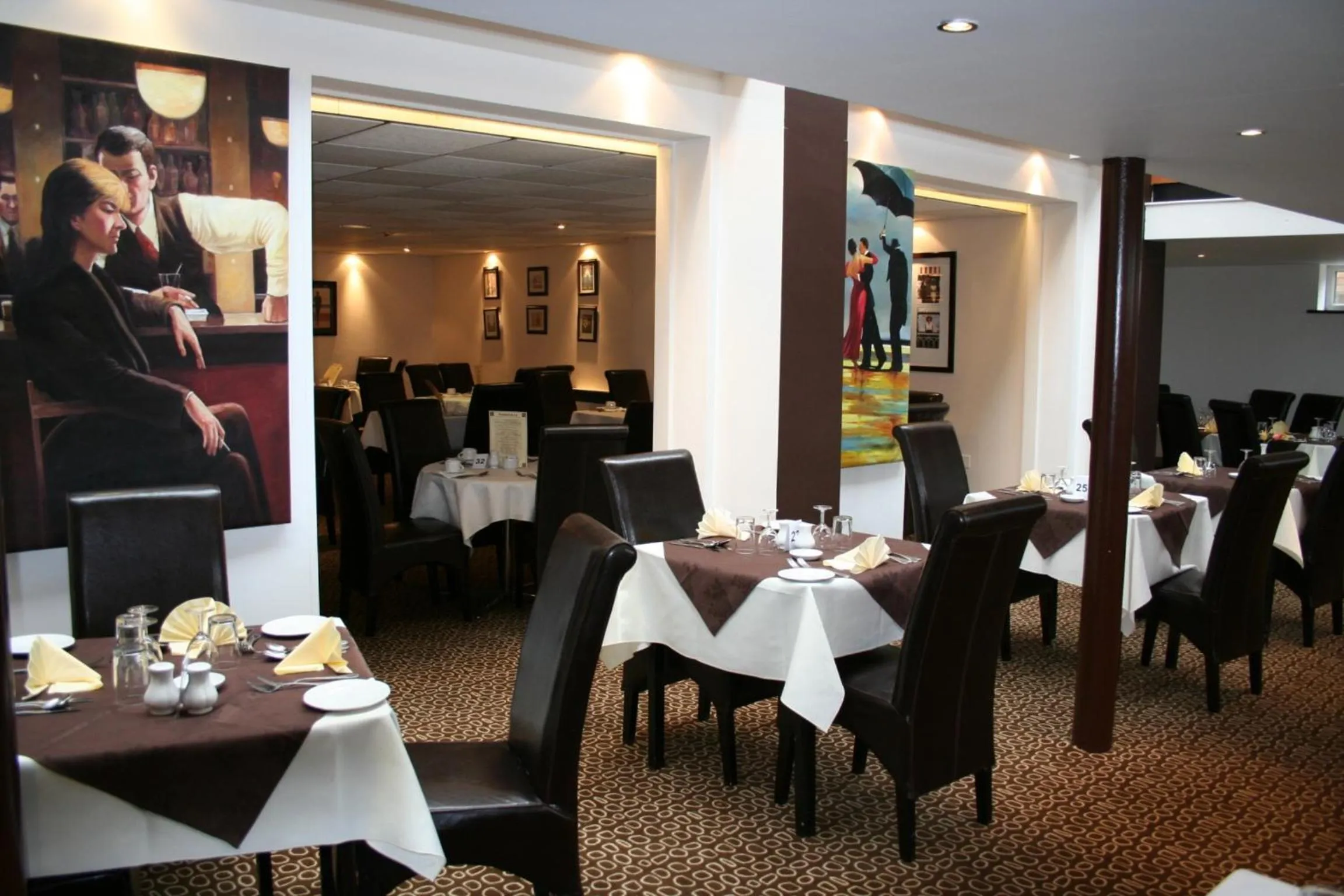 Restaurant/places to eat in Inn On The Prom At The Fernlea Hotel