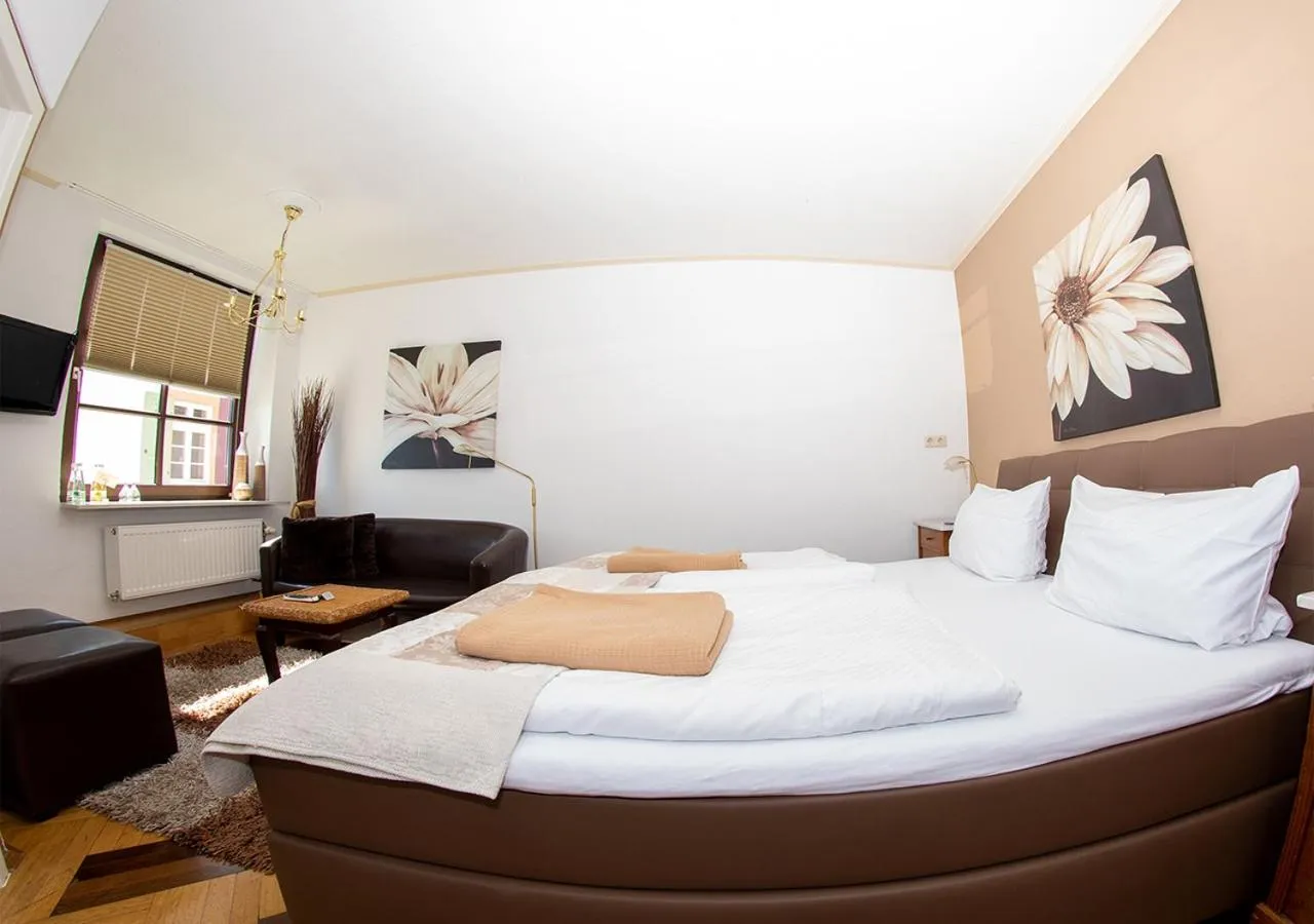 Bed in Hotel Zum Burggraf