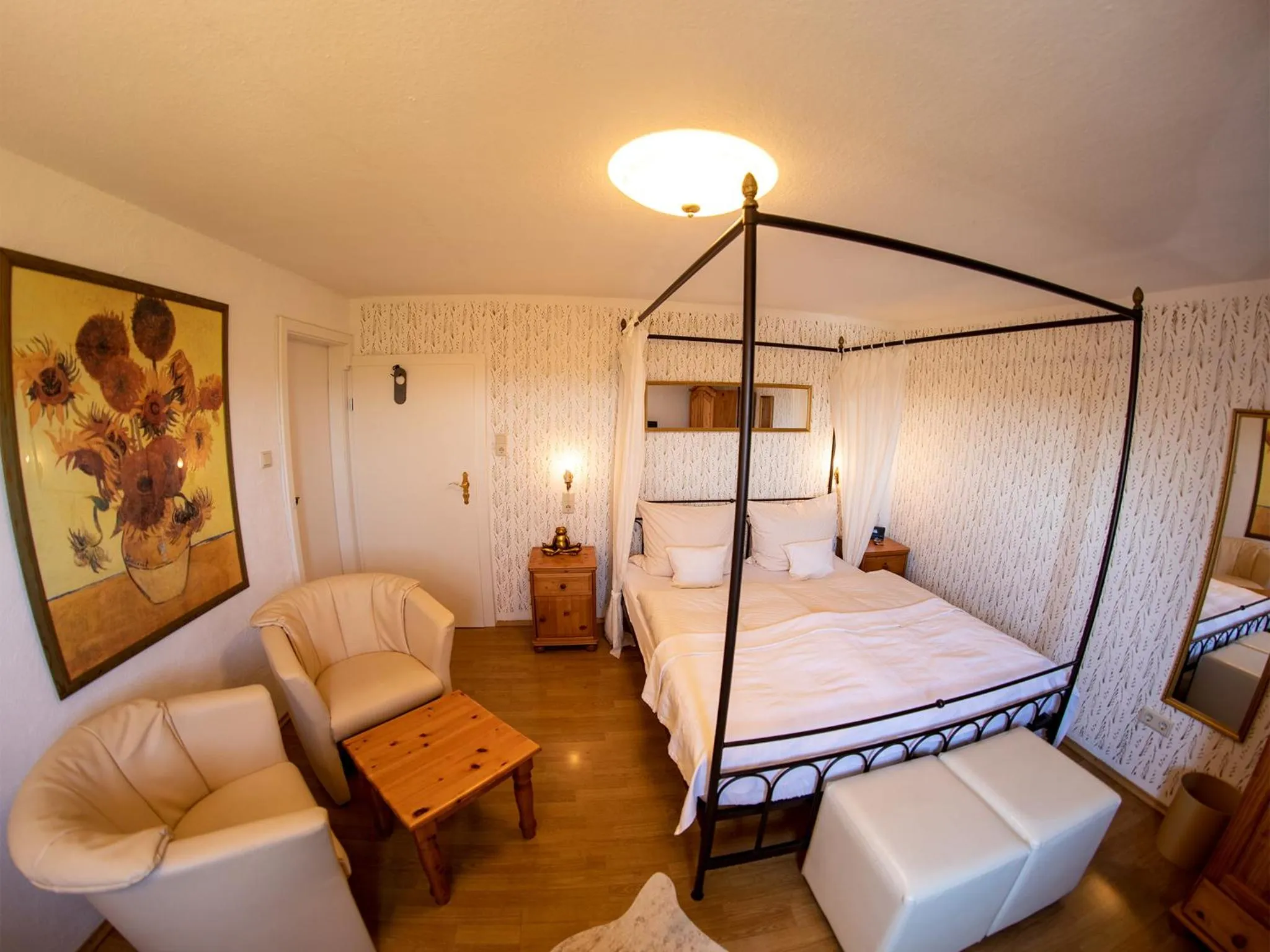 Bed in Hotel Zum Burggraf