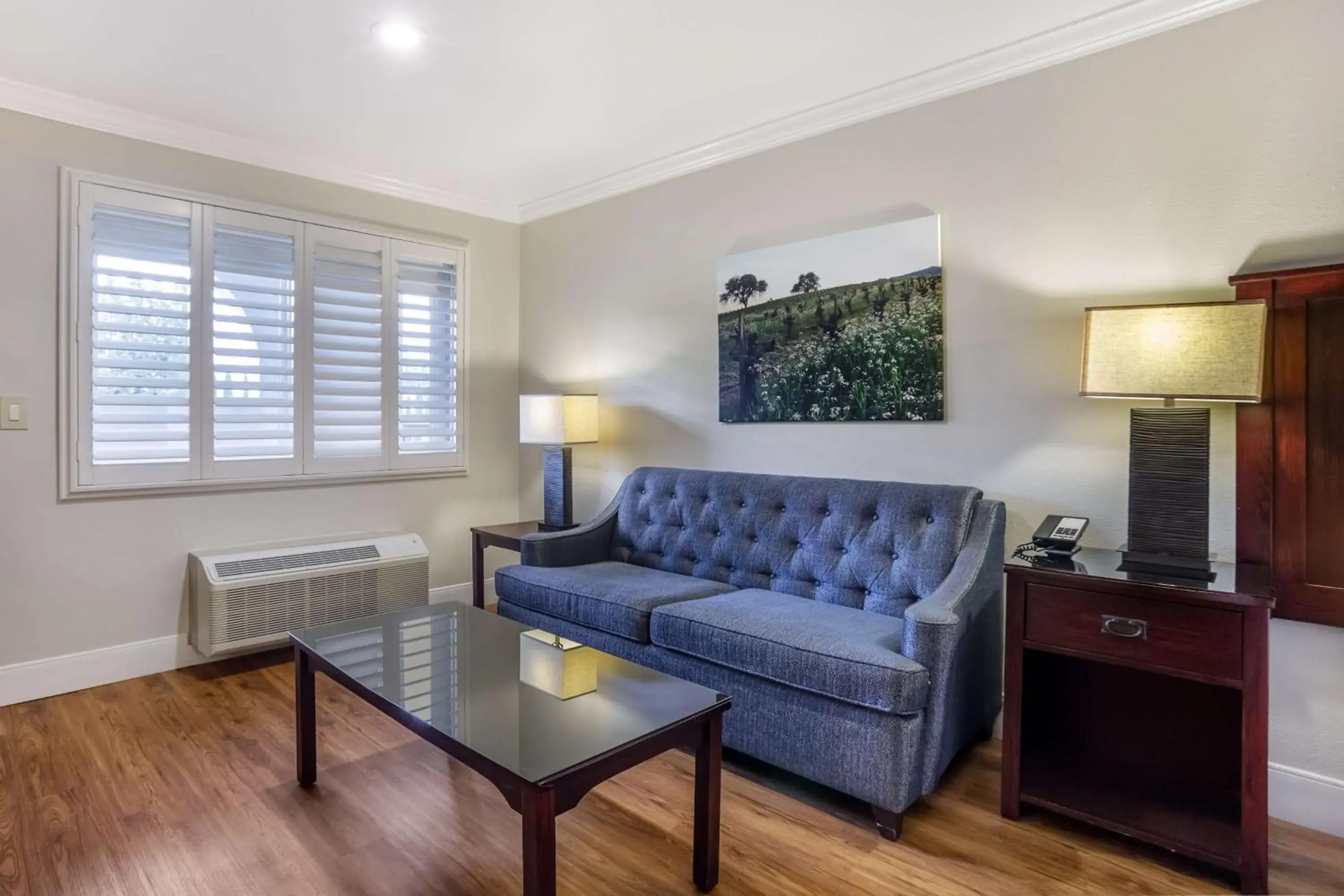 King Room with Sitting Area in Best Western Dry Creek Inn King Room with Sitting Area in Best Western Dry Creek Inn