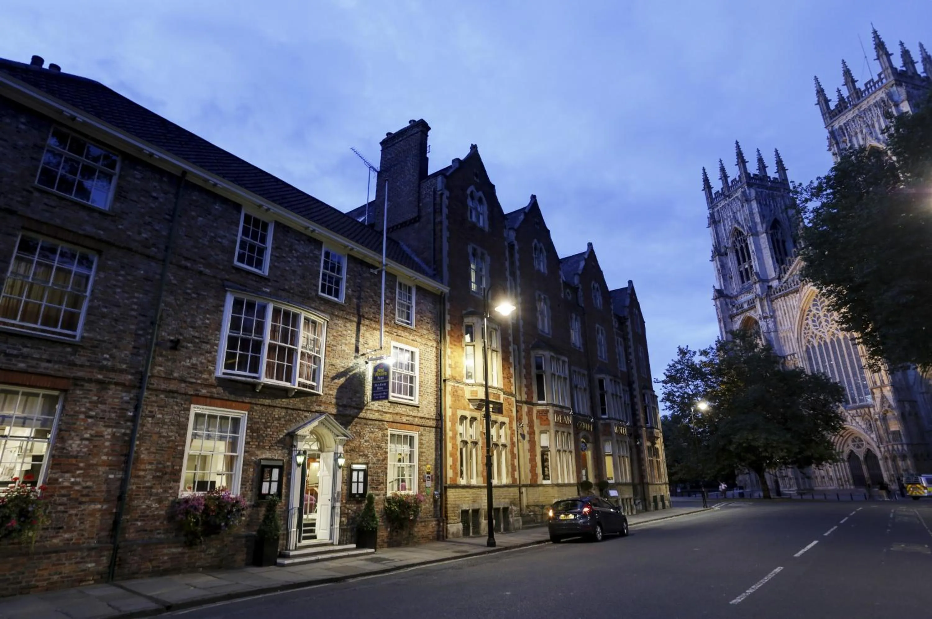 Neighbourhood in The Dean Court