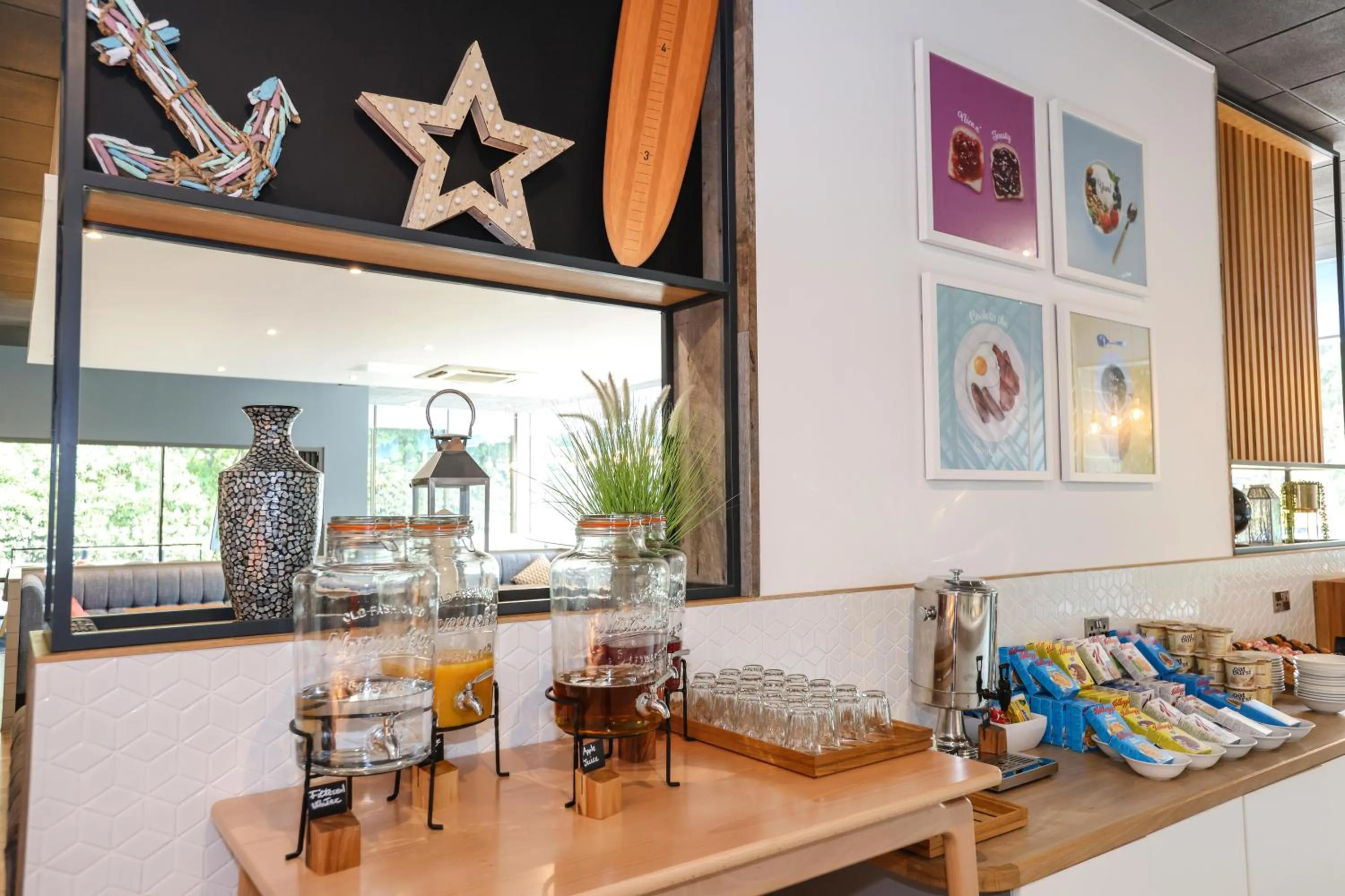 Breakfast in Holiday Inn Bournemouth by IHG