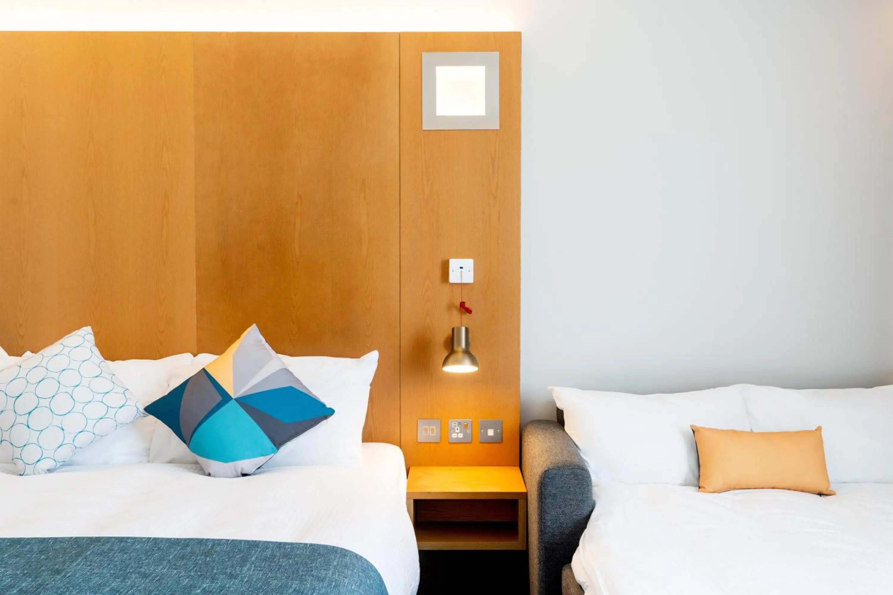 Photo of the whole room, Bed in Holiday Inn Bournemouth by IHG