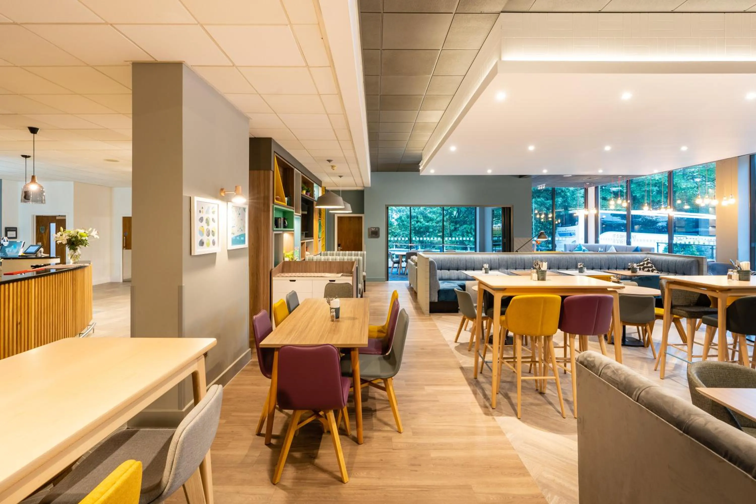 Restaurant/places to eat in Holiday Inn Bournemouth by IHG