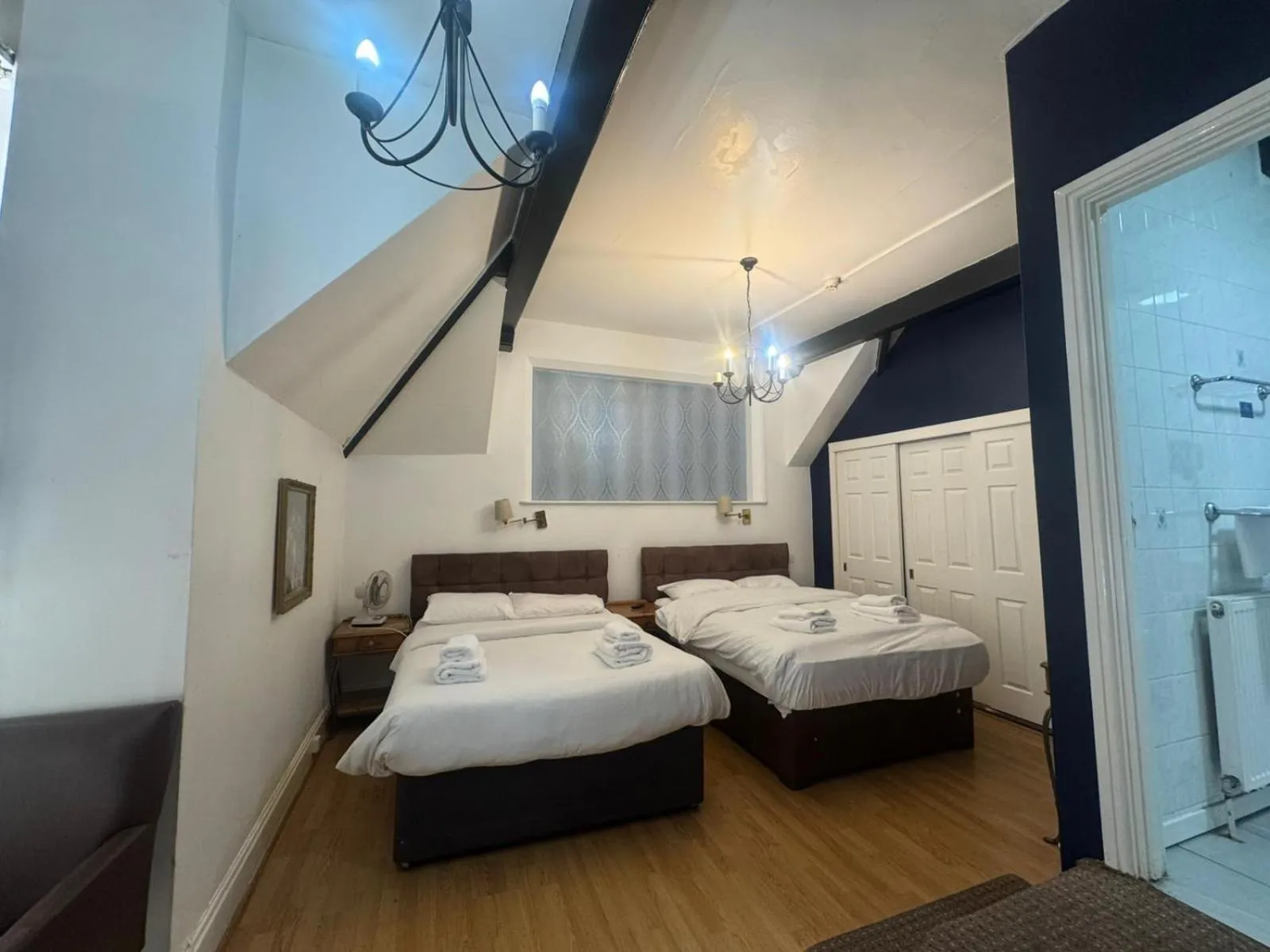 Bedroom, Bed in Hylands Hotel