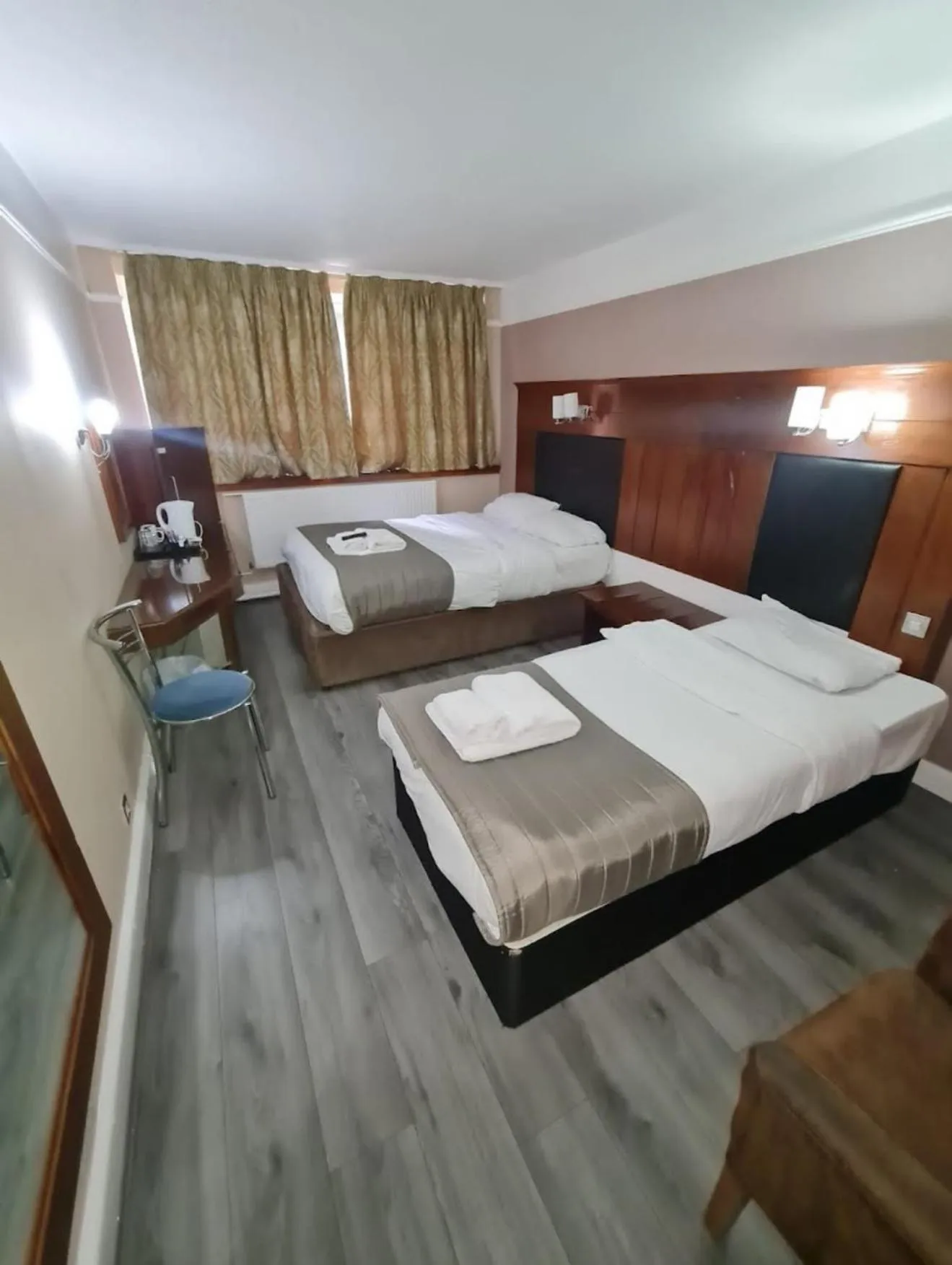 Bedroom, Bed in Hylands Hotel