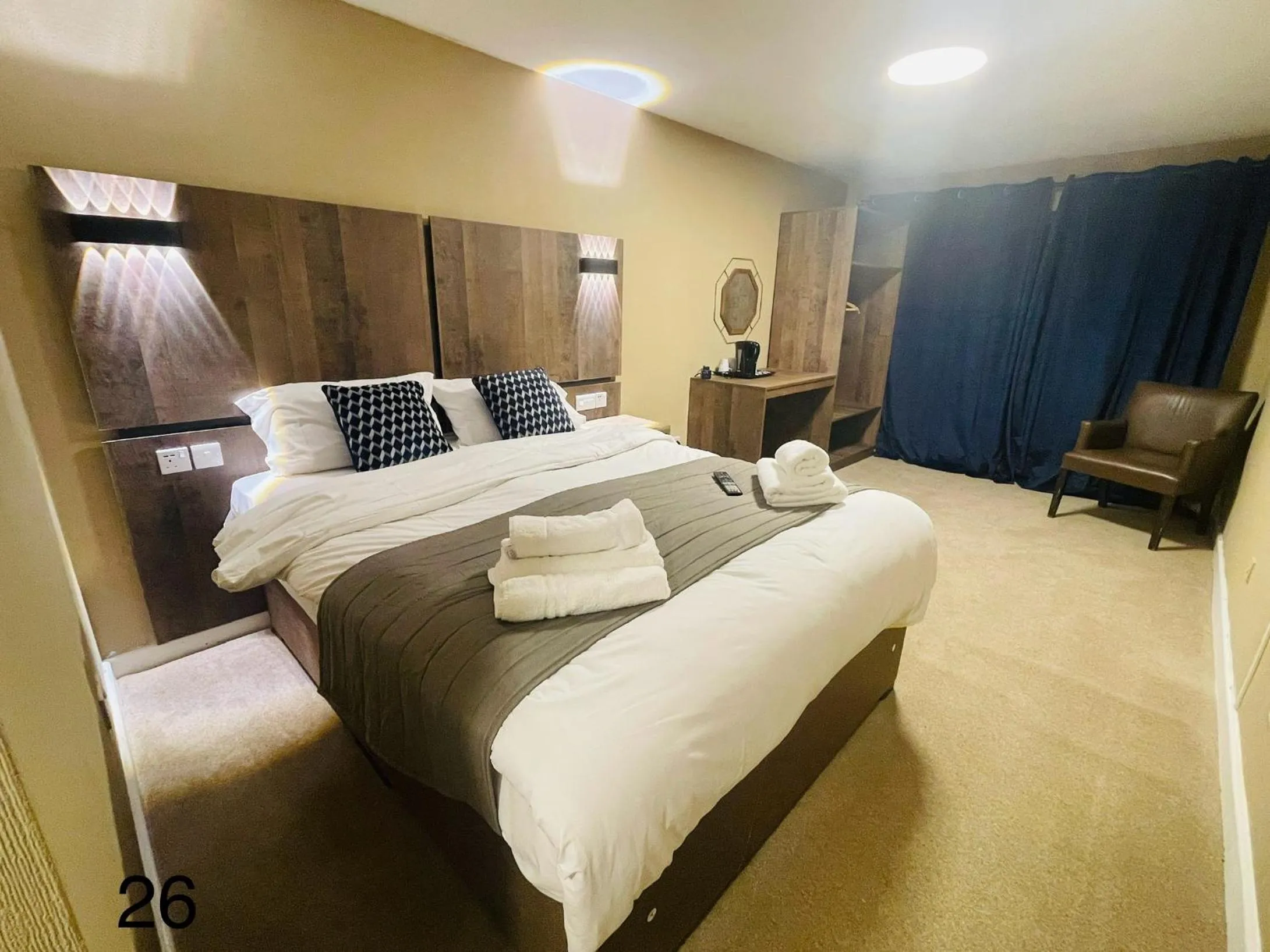 Bedroom, Bed in Hylands Hotel