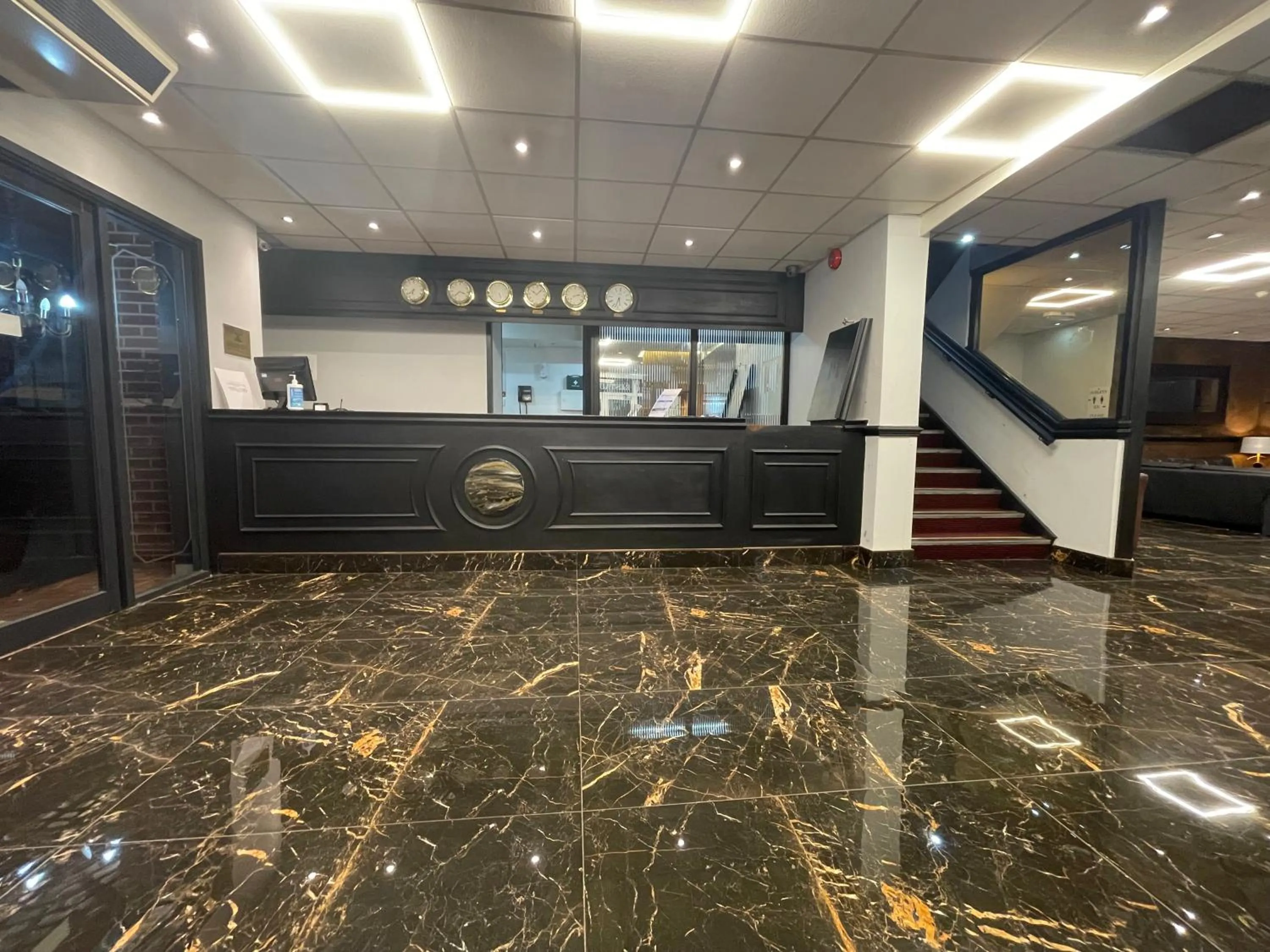 Lobby or reception in Hylands Hotel