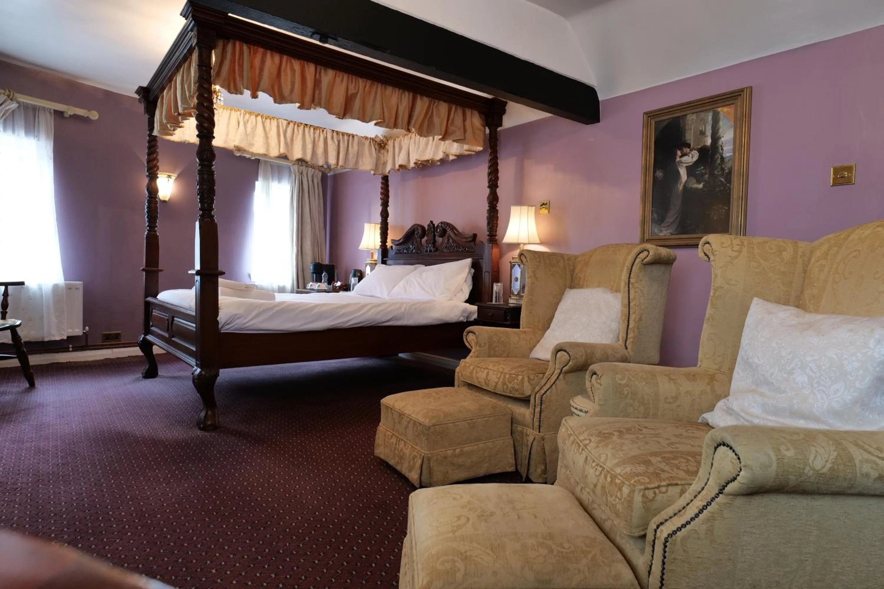 Bed in The Mary Arden Inn