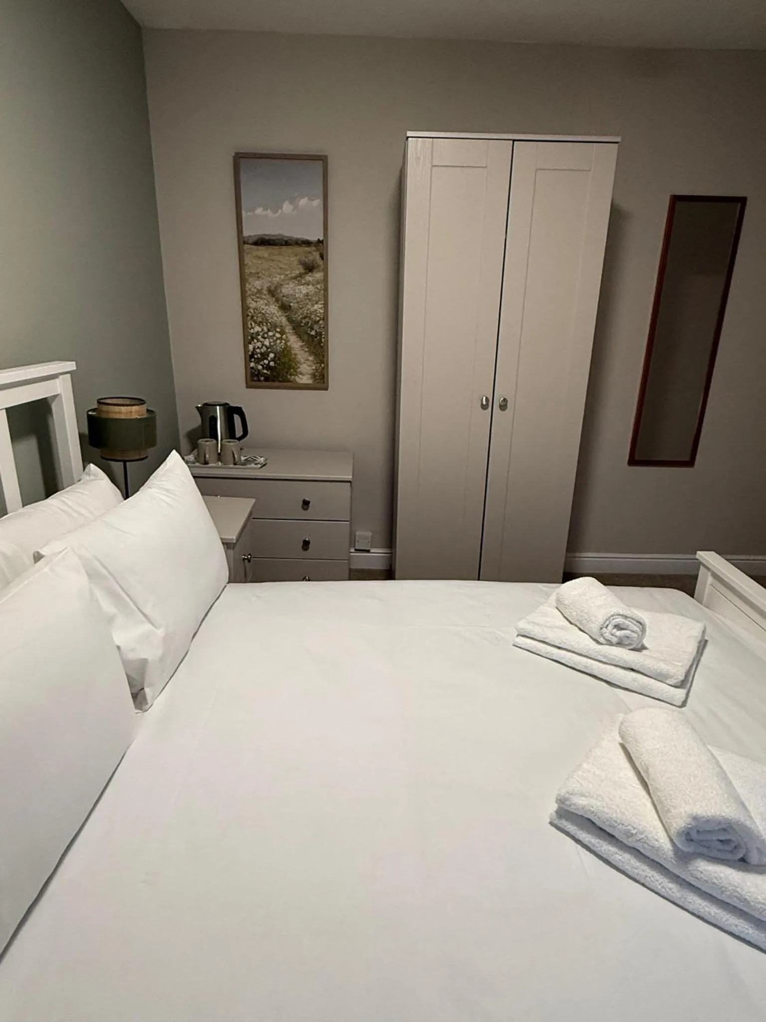 Bed in The Mary Arden Inn