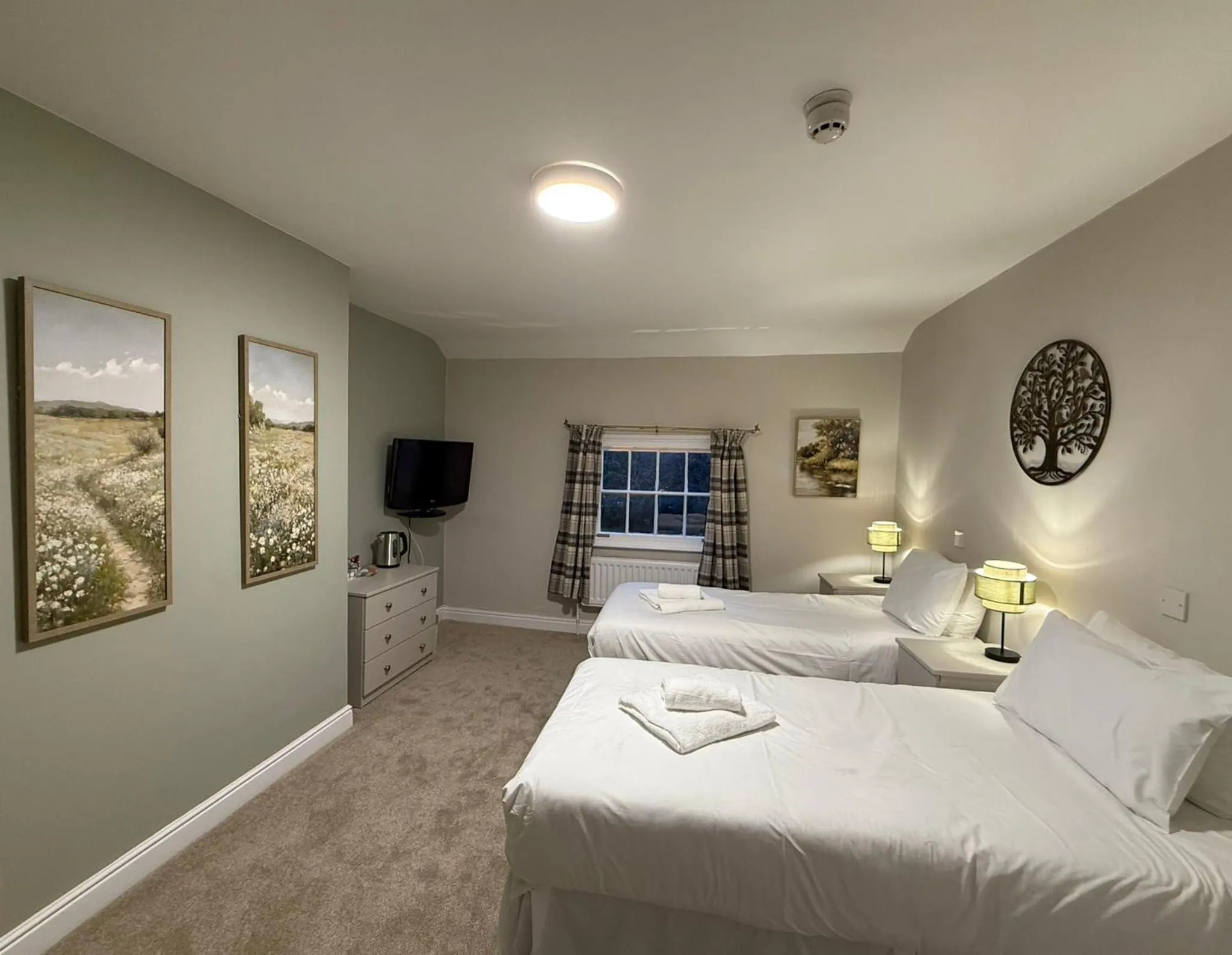 Bed in The Mary Arden Inn