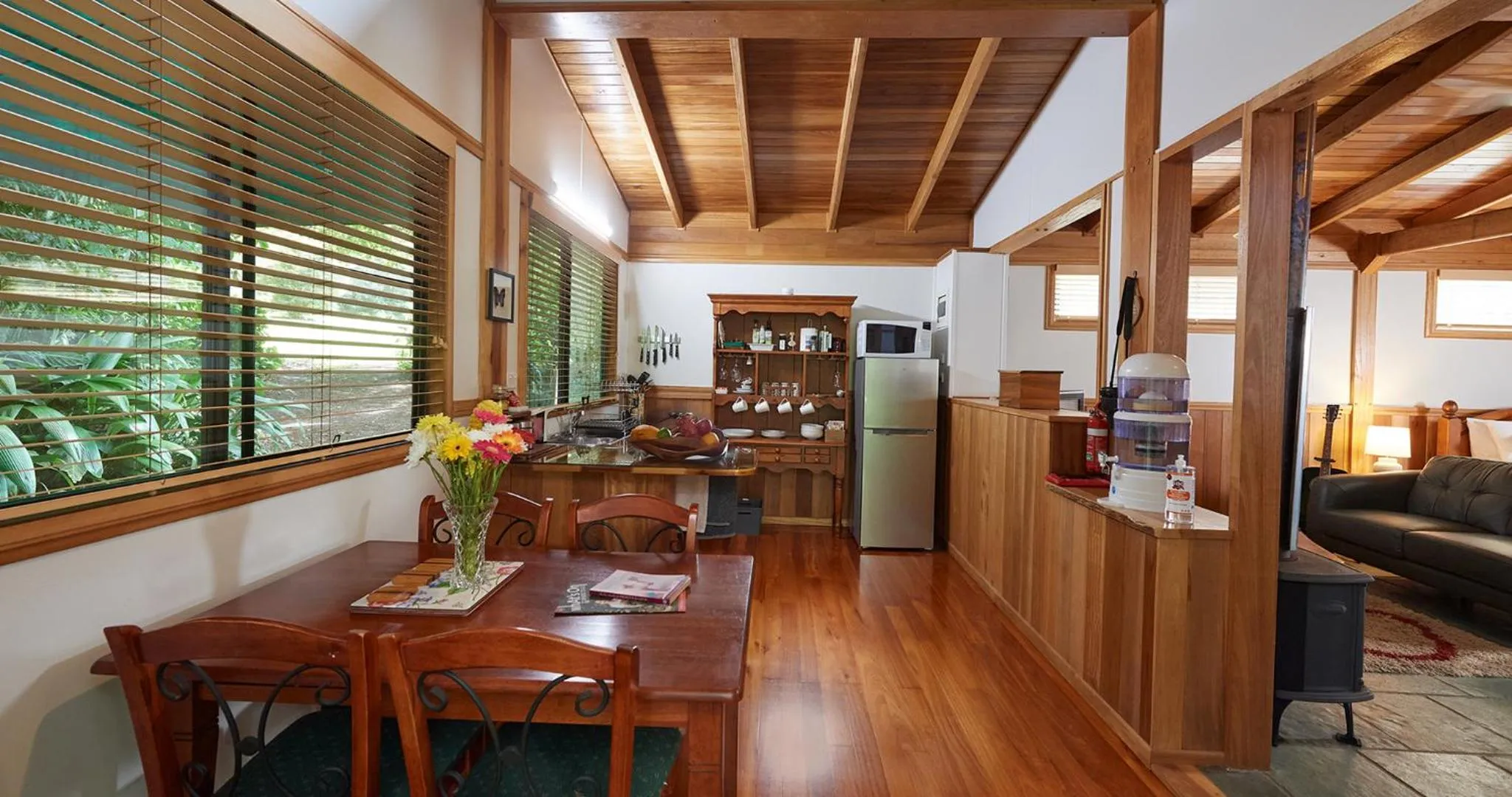 Dining area in Sharlynn by the River