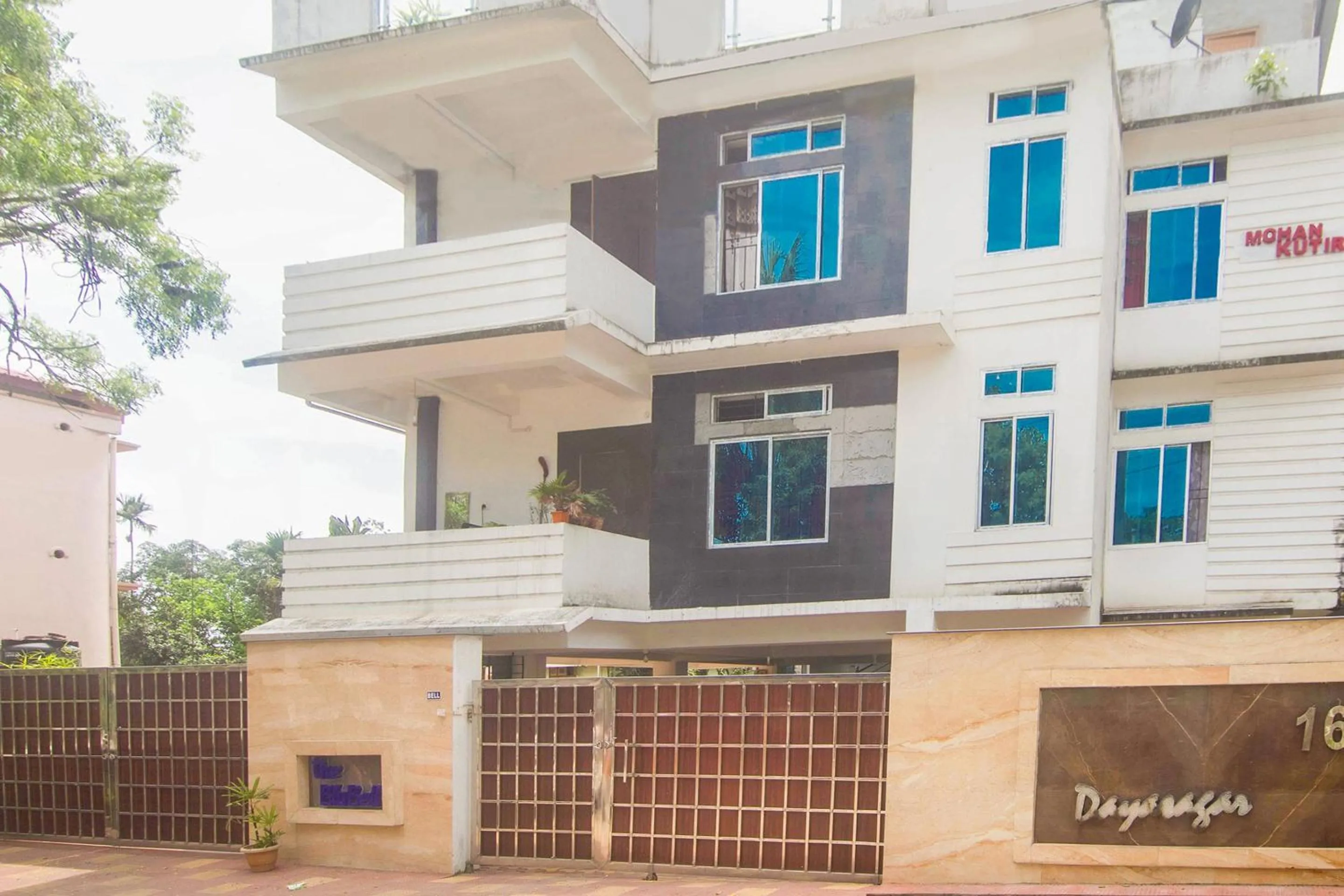 Facade/entrance in Hotel OThe Blu Bell