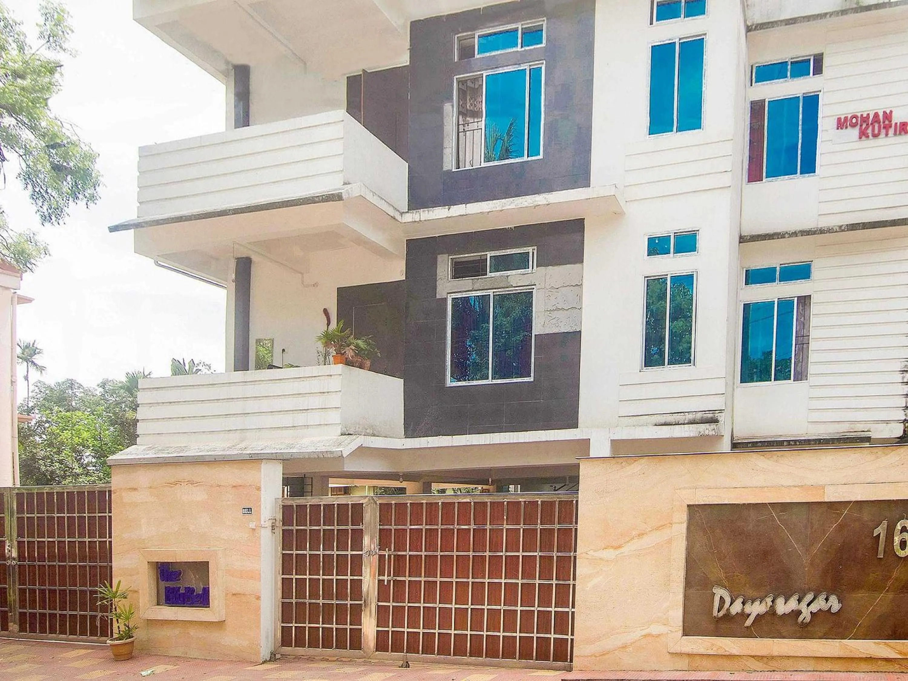 Facade/entrance in Hotel OThe Blu Bell