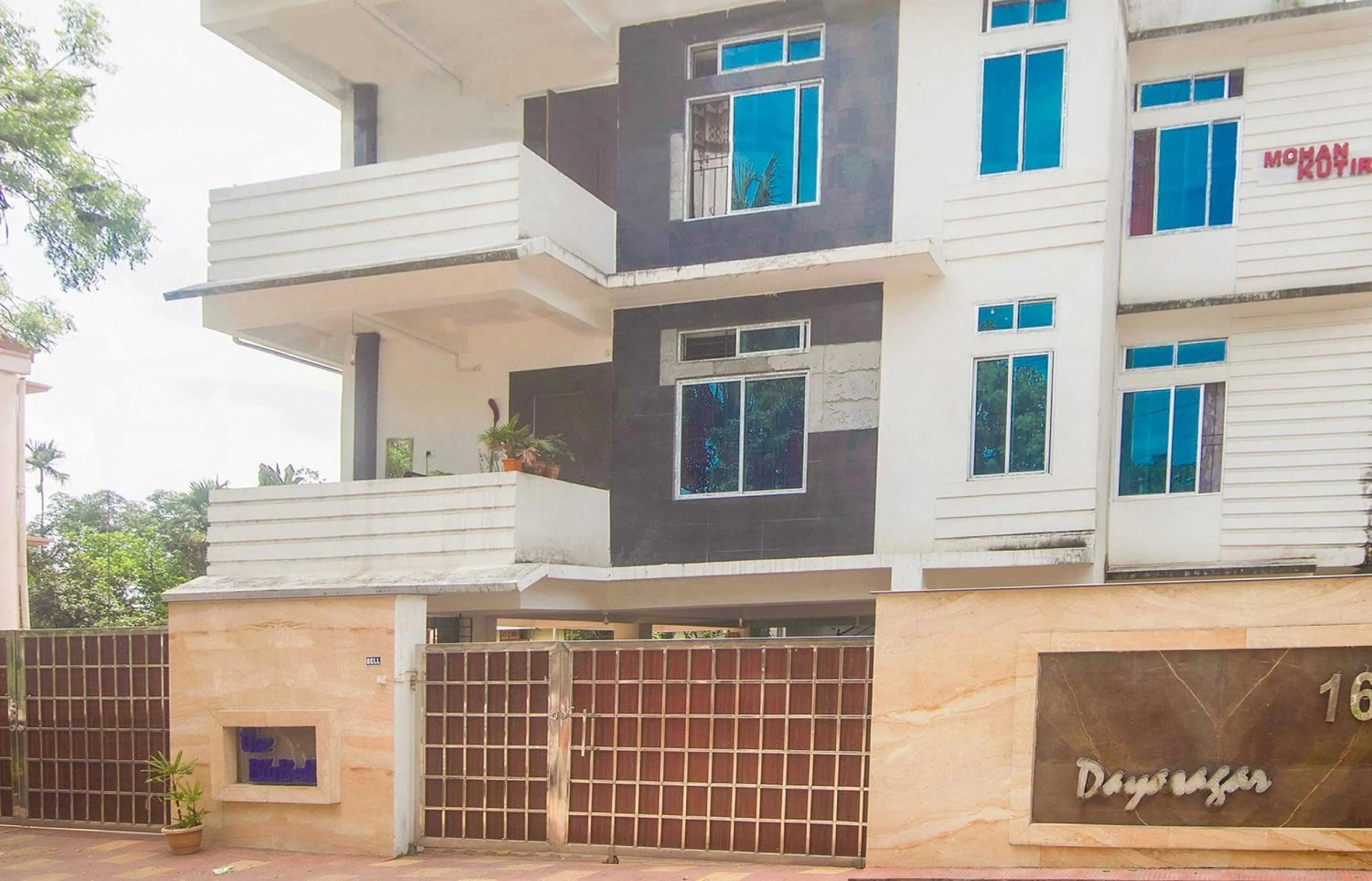 Facade/entrance in Collection O The Blu Bell Nizarapar Path