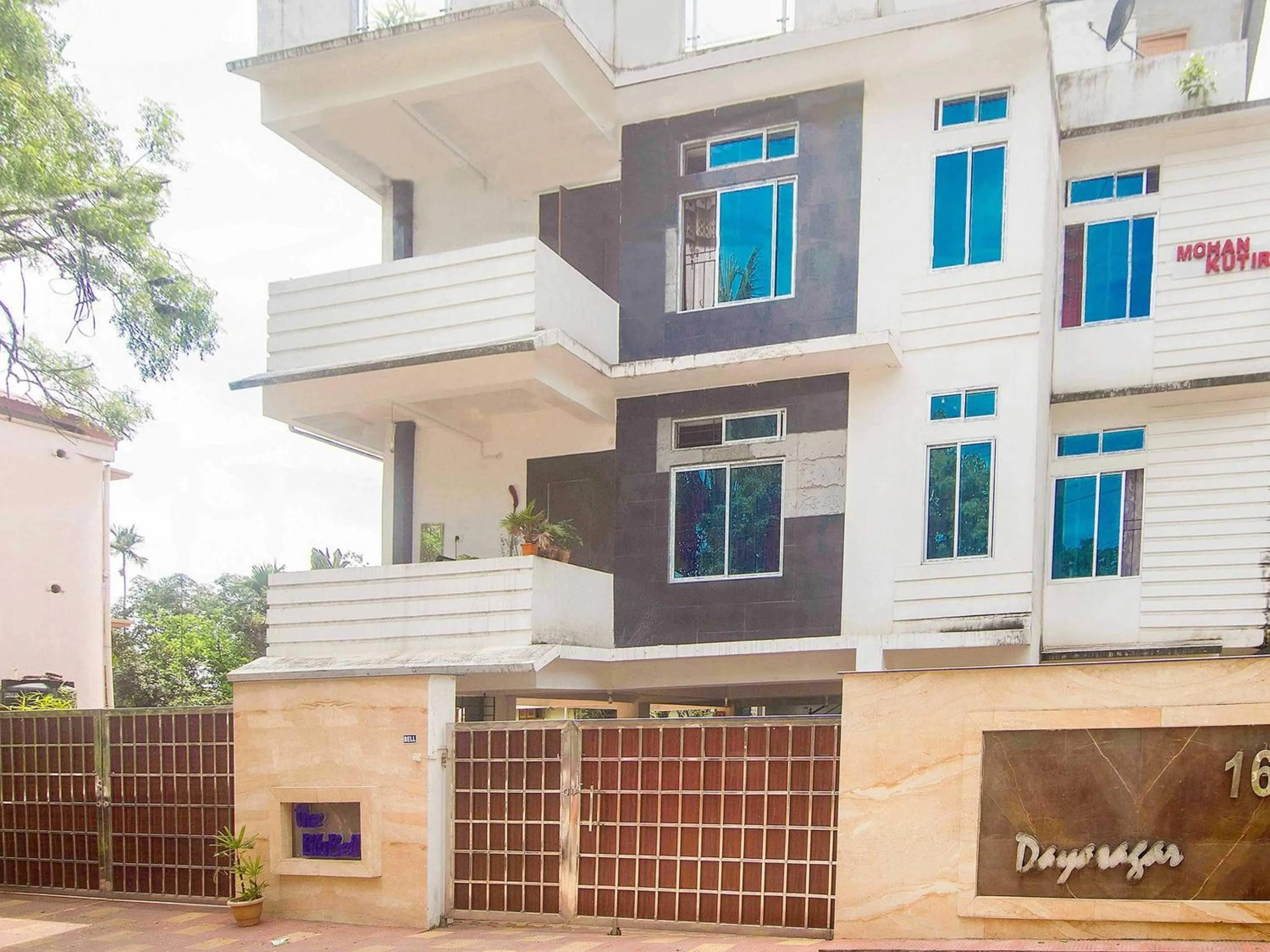 Facade/entrance in Hotel OThe Blu Bell