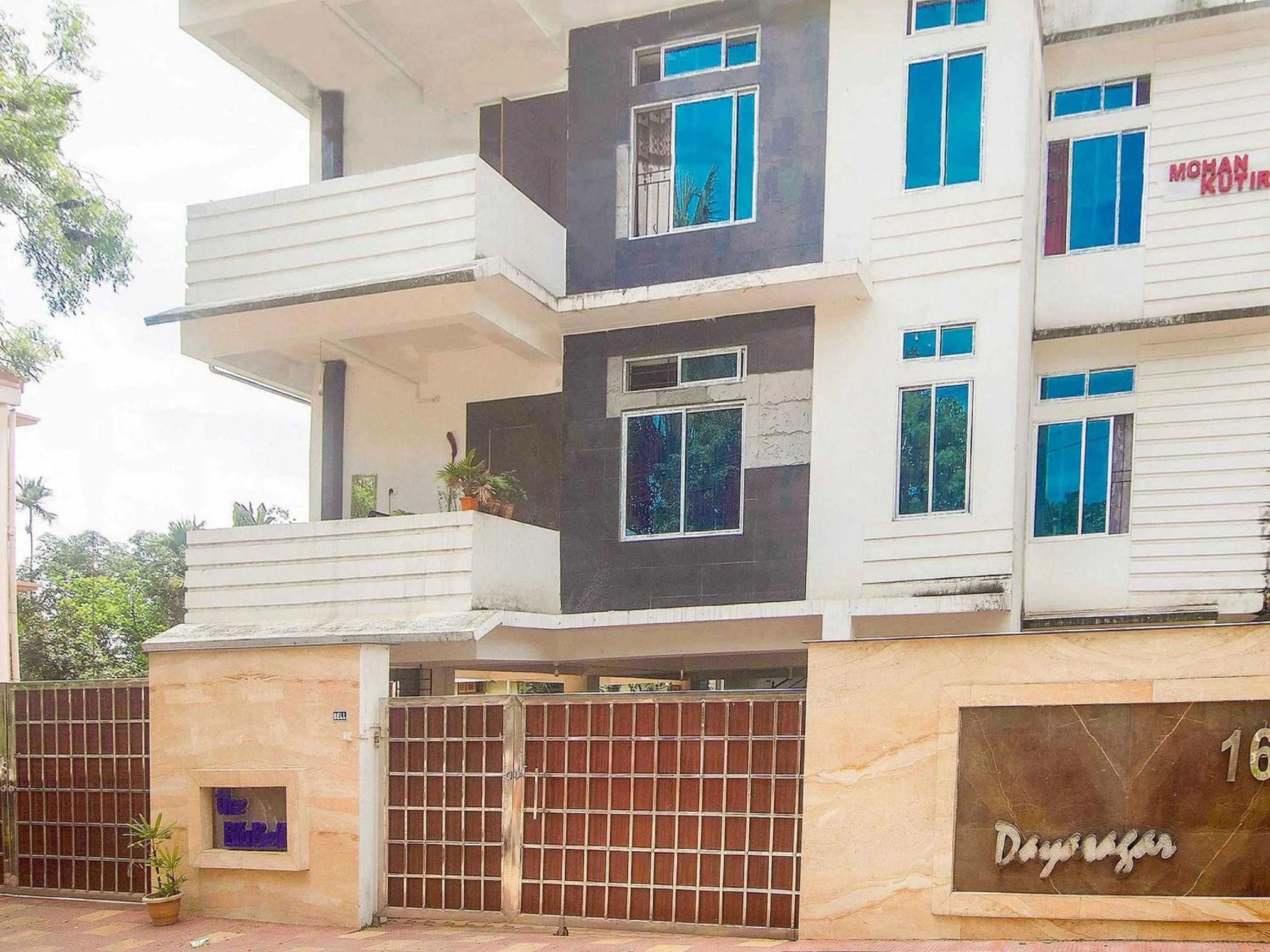 Facade/entrance in Hotel OThe Blu Bell