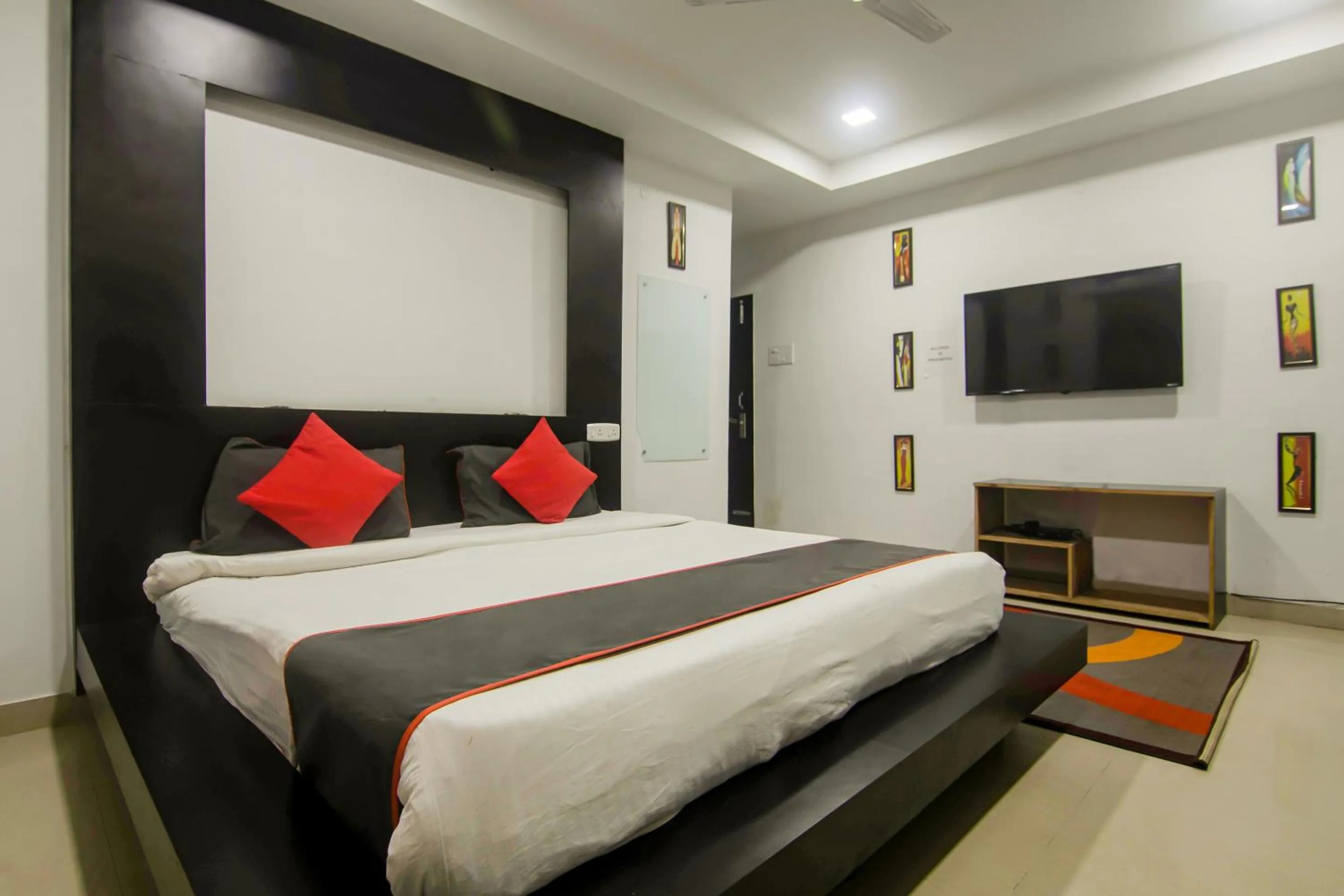 Bedroom in Collection O The Blu Bell Nizarapar Path