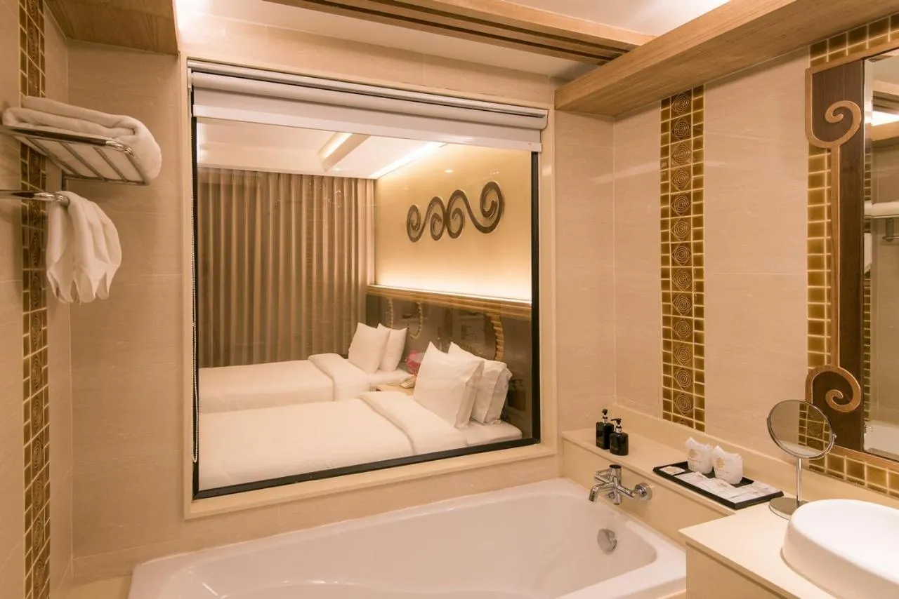 Bathroom, Bed in Le Bali Resort & Spa