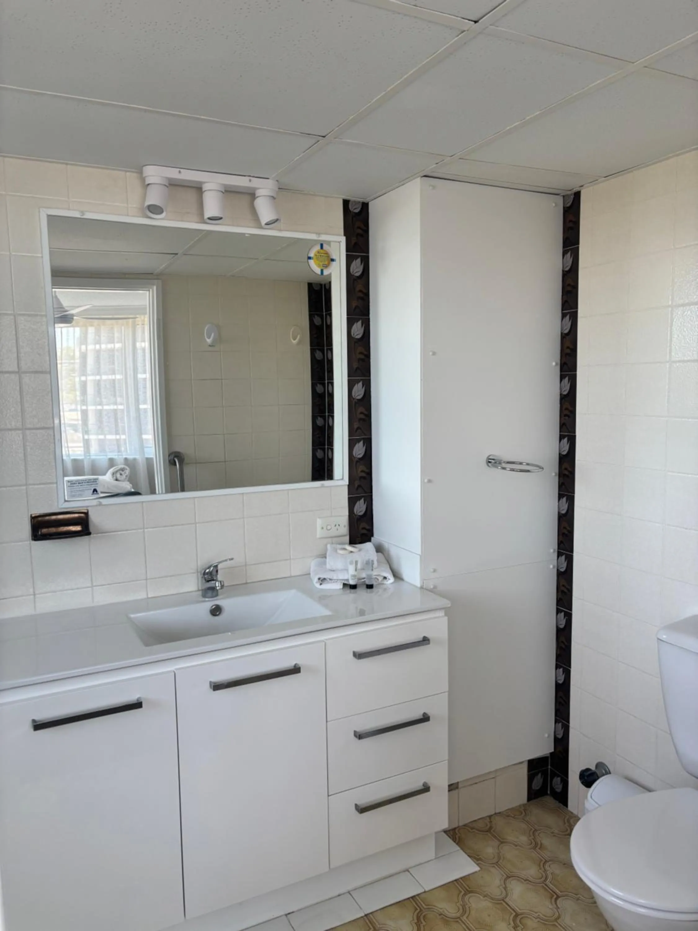 Oceania on Burleigh Beach